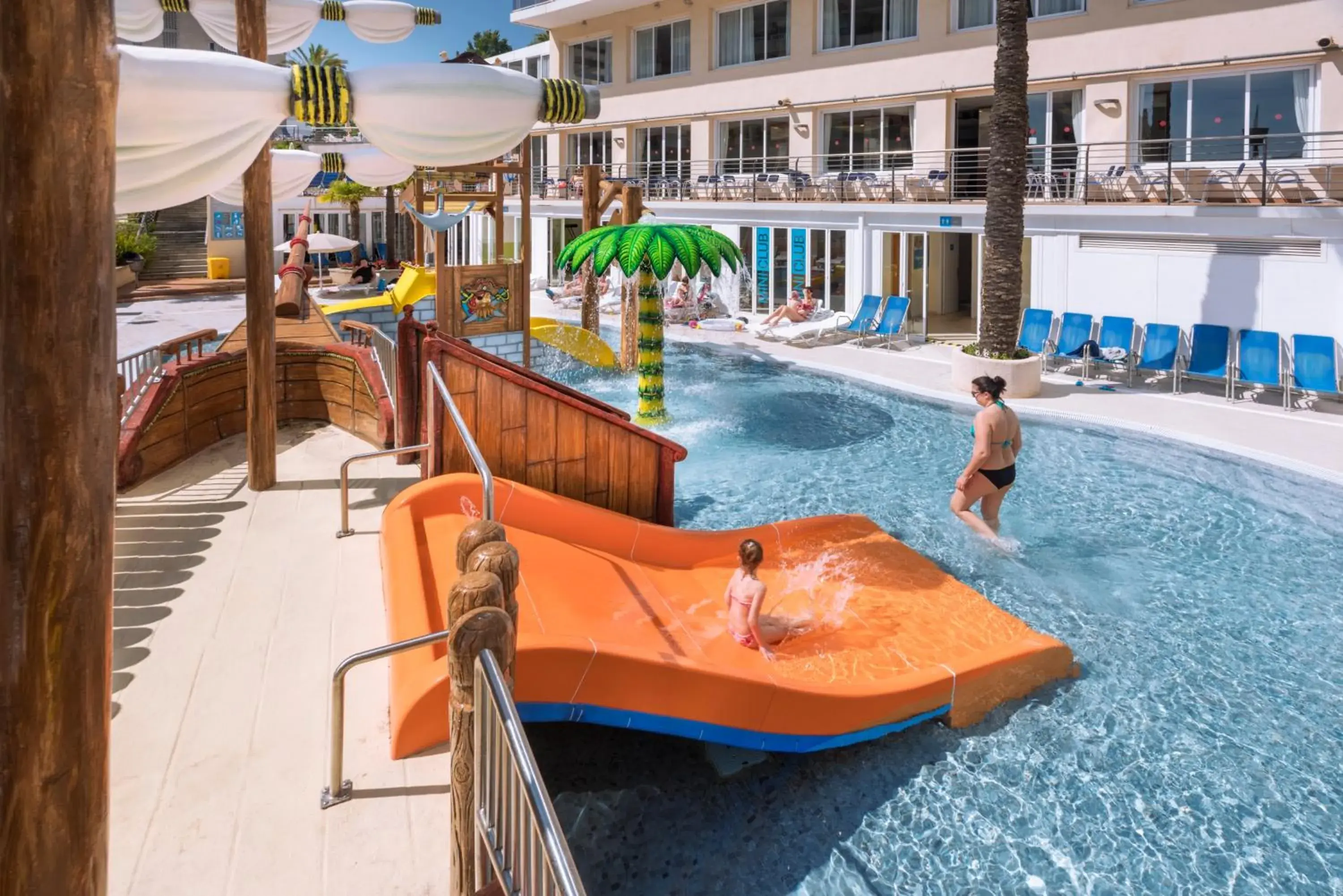 Aqua park, Swimming Pool in Hotel Oasis Park Splash