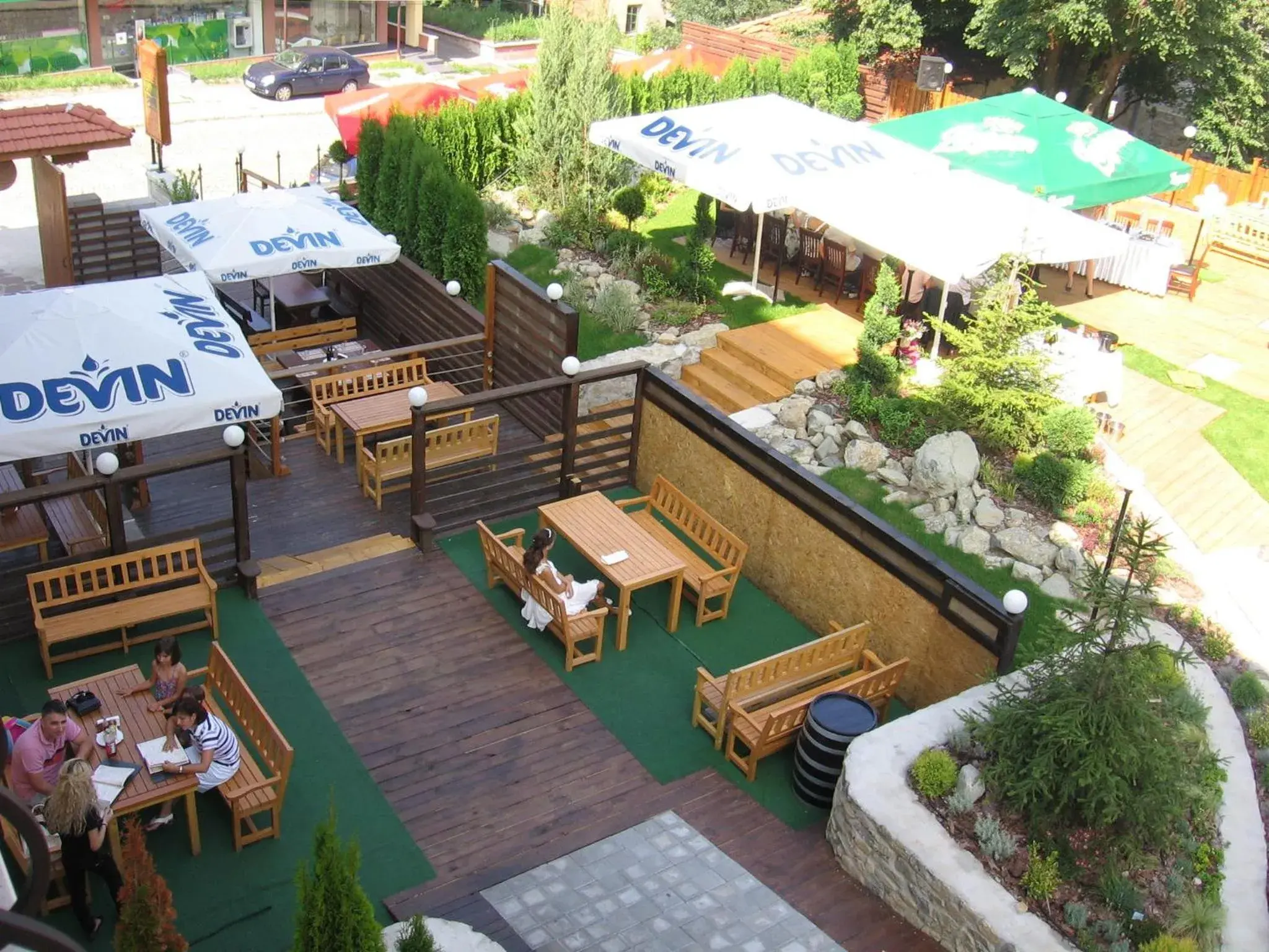 Patio, Bird's-eye View in Vitoshko Lale Hotel