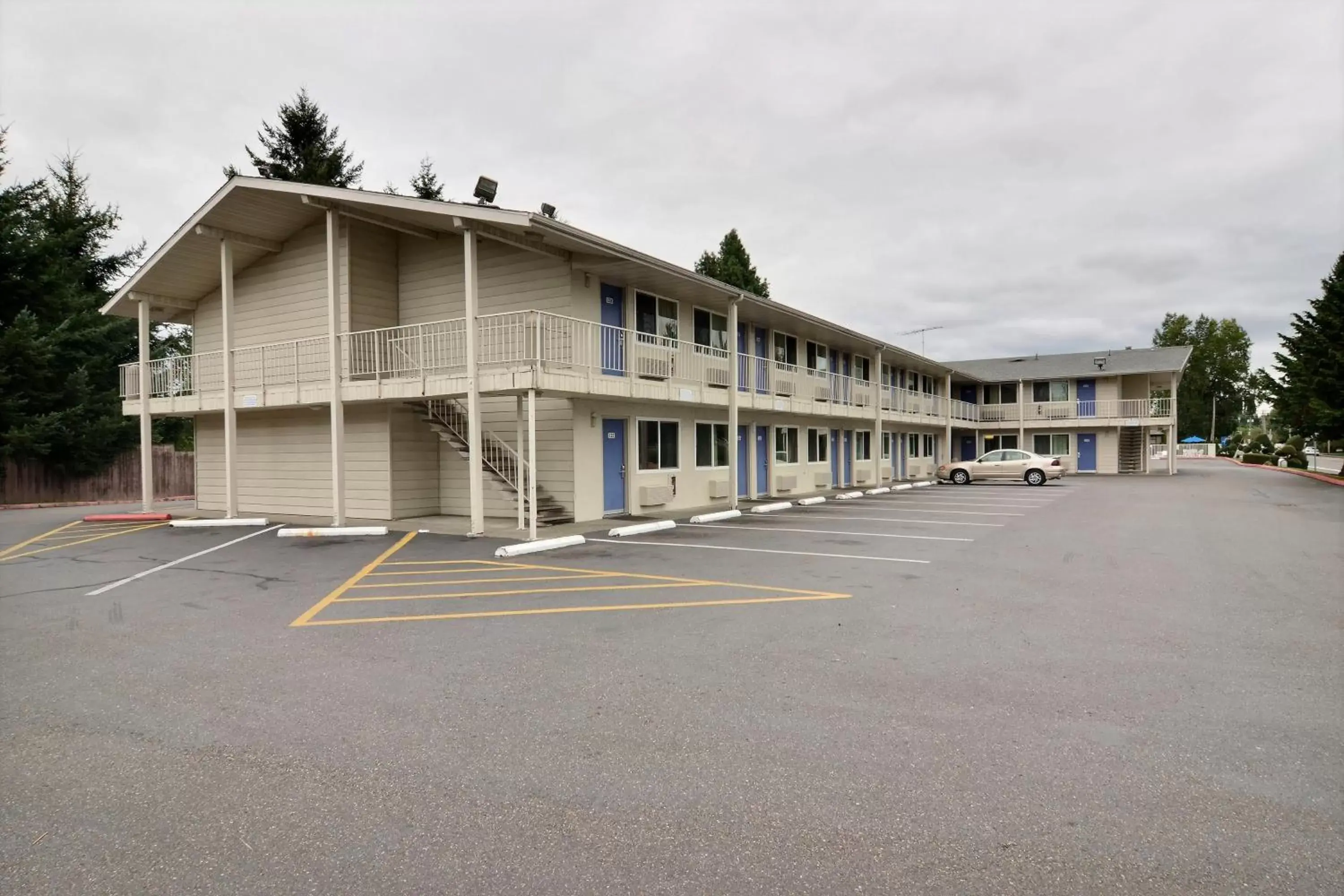 Facade/entrance, Property Building in Motel 6-Tumwater, WA - Olympia