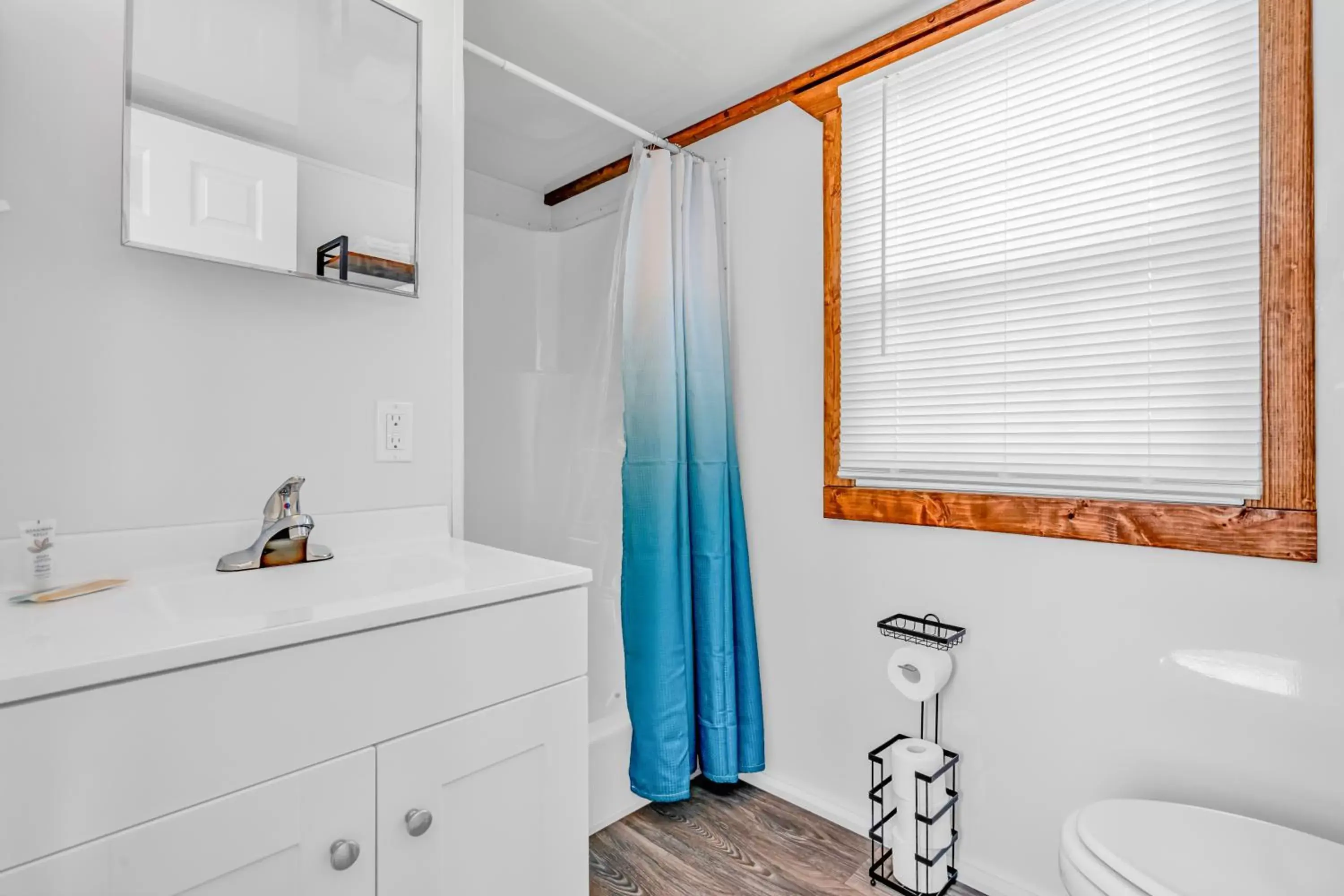 Shower, Bathroom in Aqua Lodges at Coconut Cay Rv and Marina