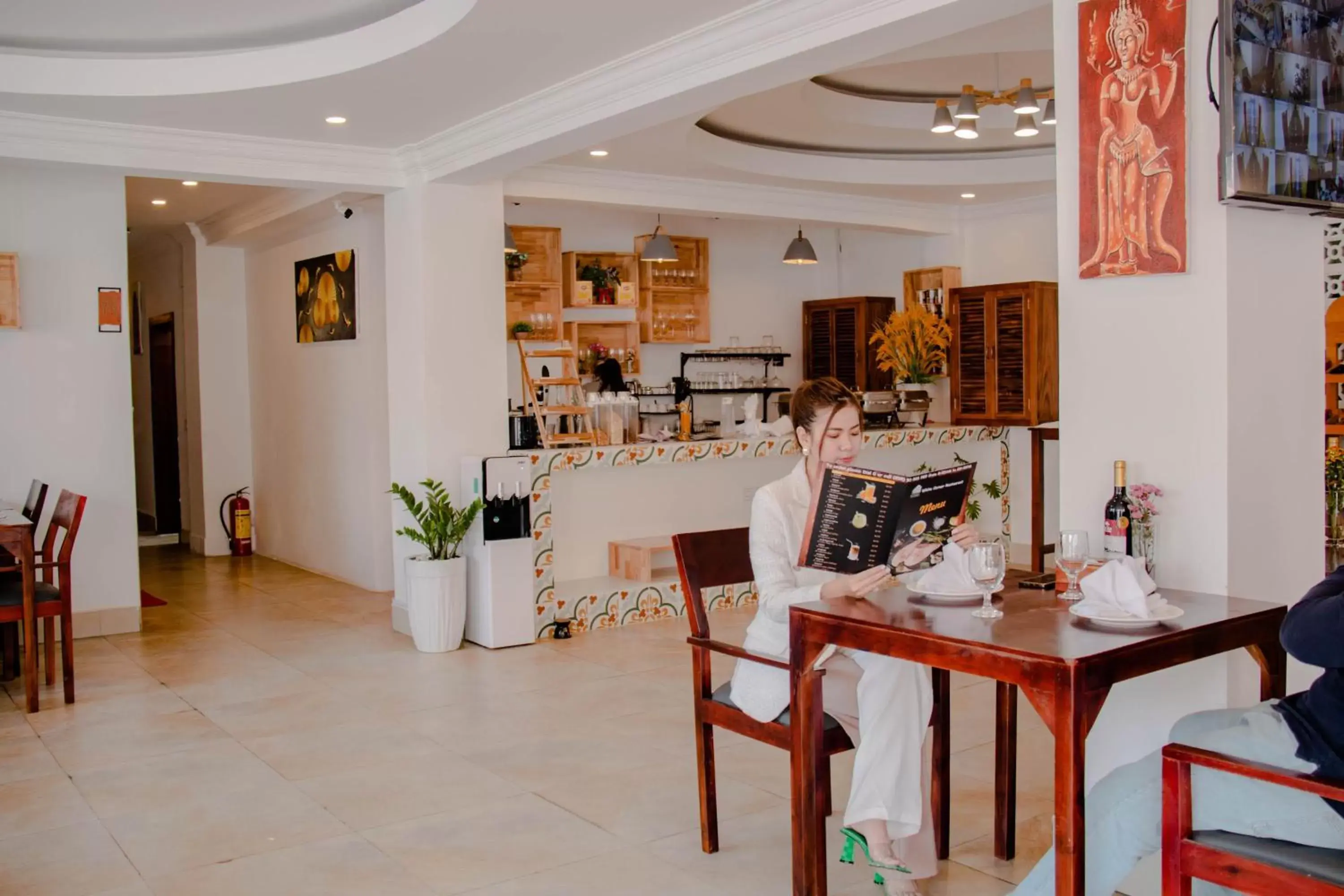 Restaurant/places to eat in White Corner Hotel Restaurant/places to eat in White Corner Hotel