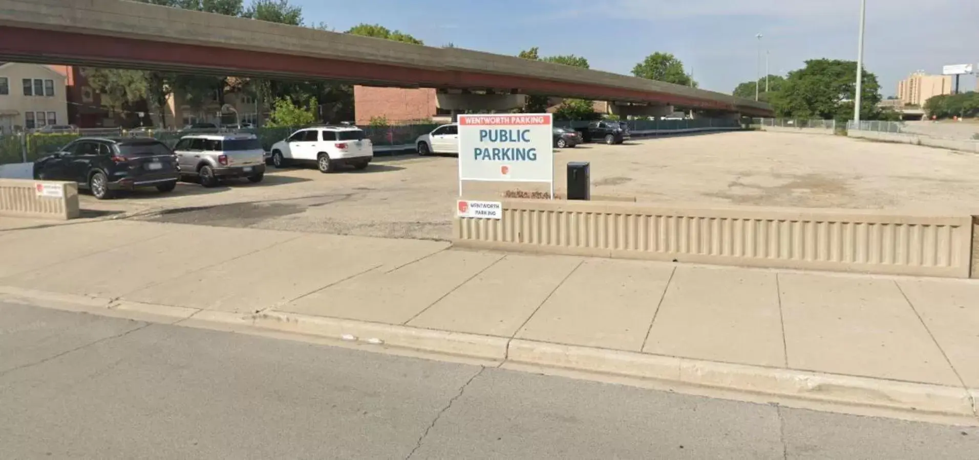 Parking in SpringHill Suites by Marriott Chicago Chinatown