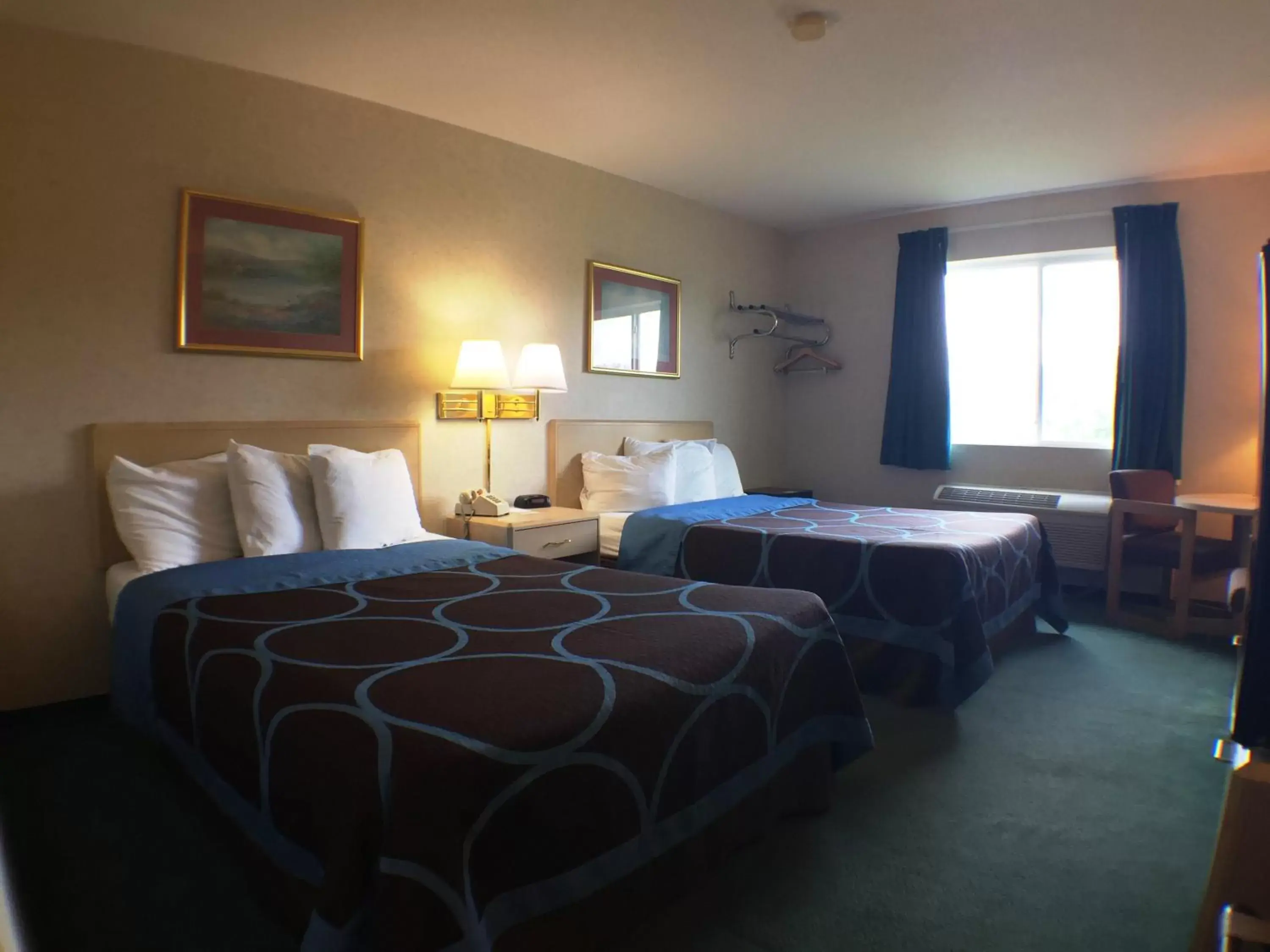 Bed, Room Photo in Super 8 by Wyndham Canandaigua