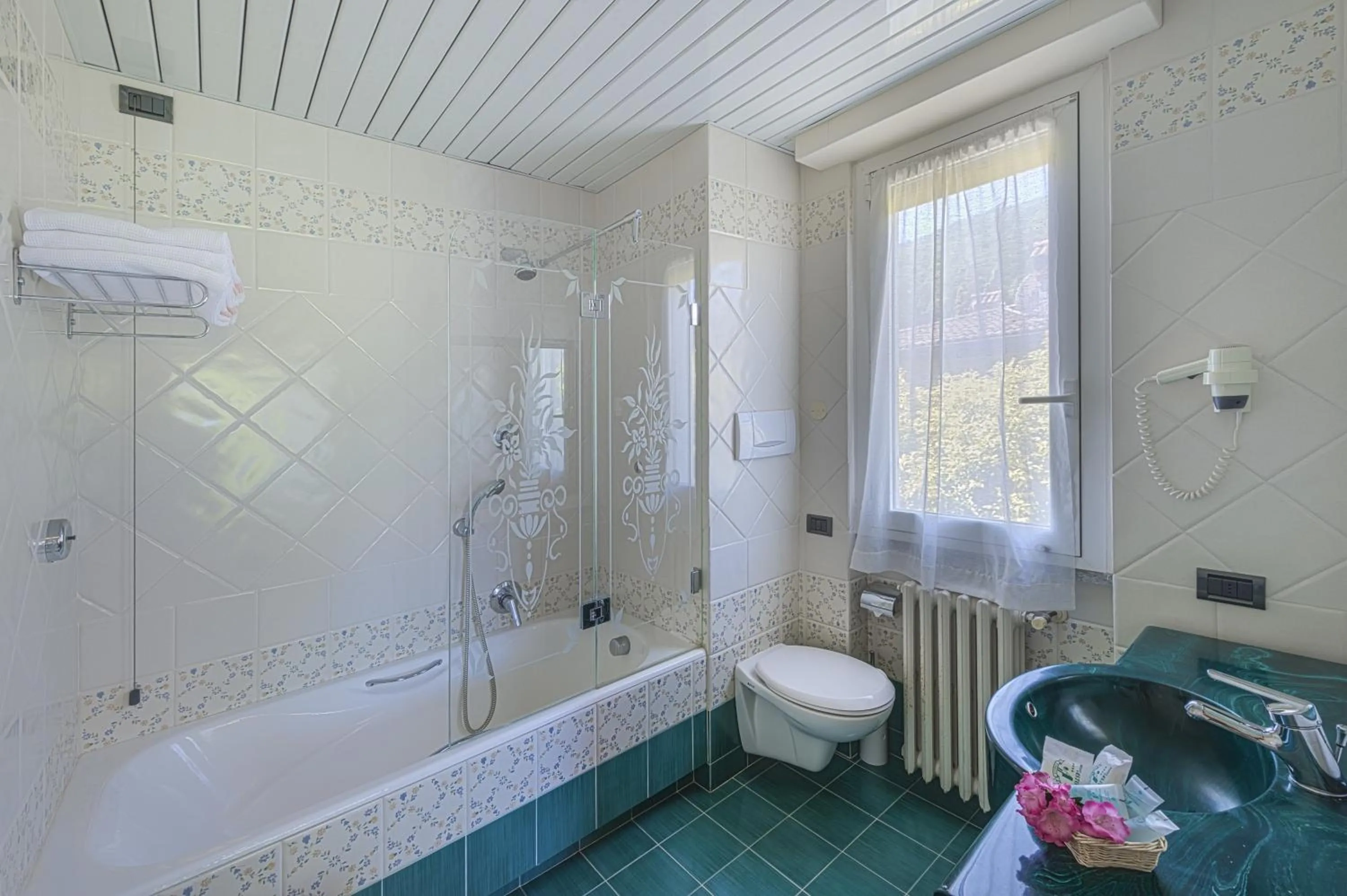 Bathroom in Hotel Lido La Perla Nera