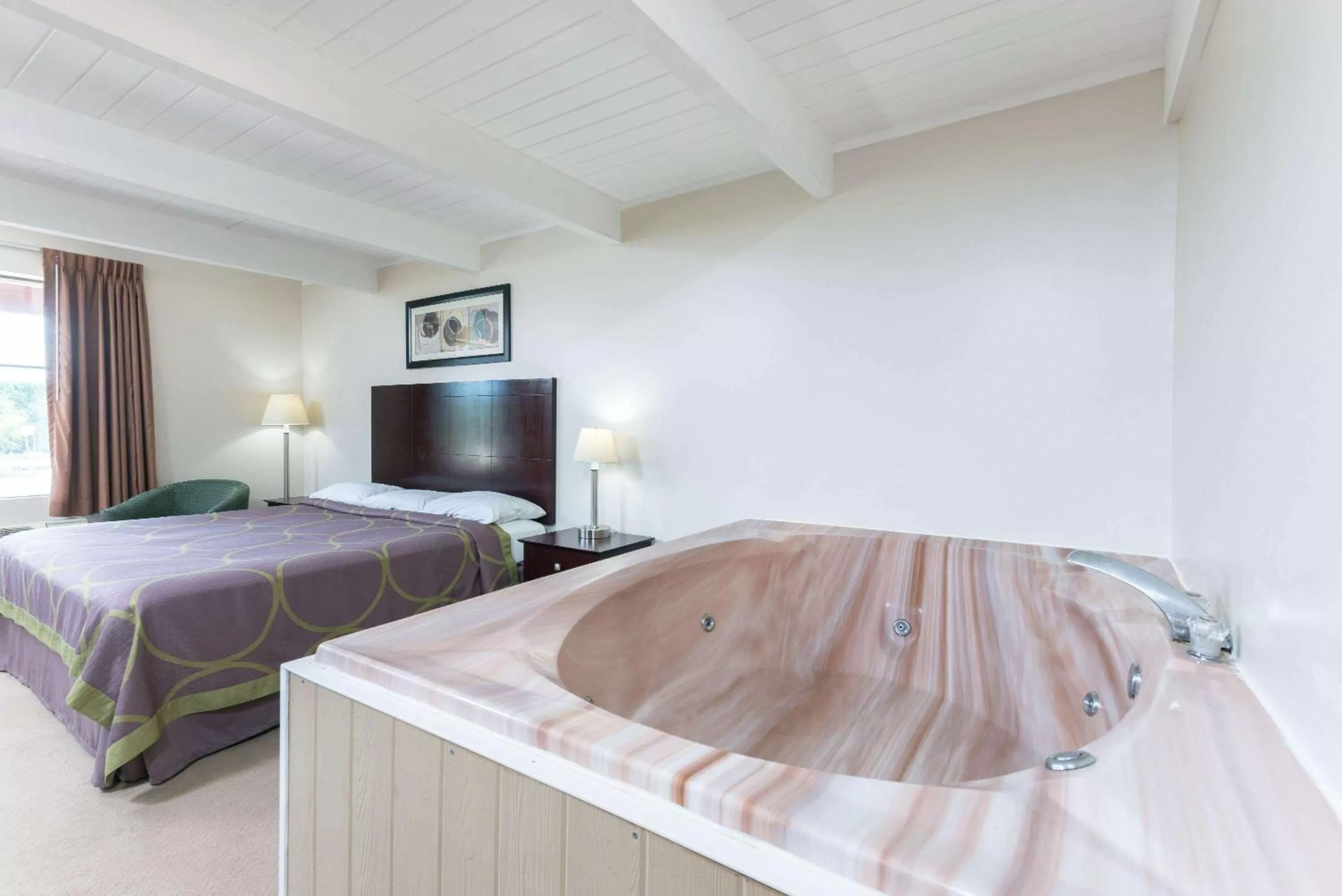 Photo of the whole room, Bed in Super 8 by Wyndham Beaver Falls