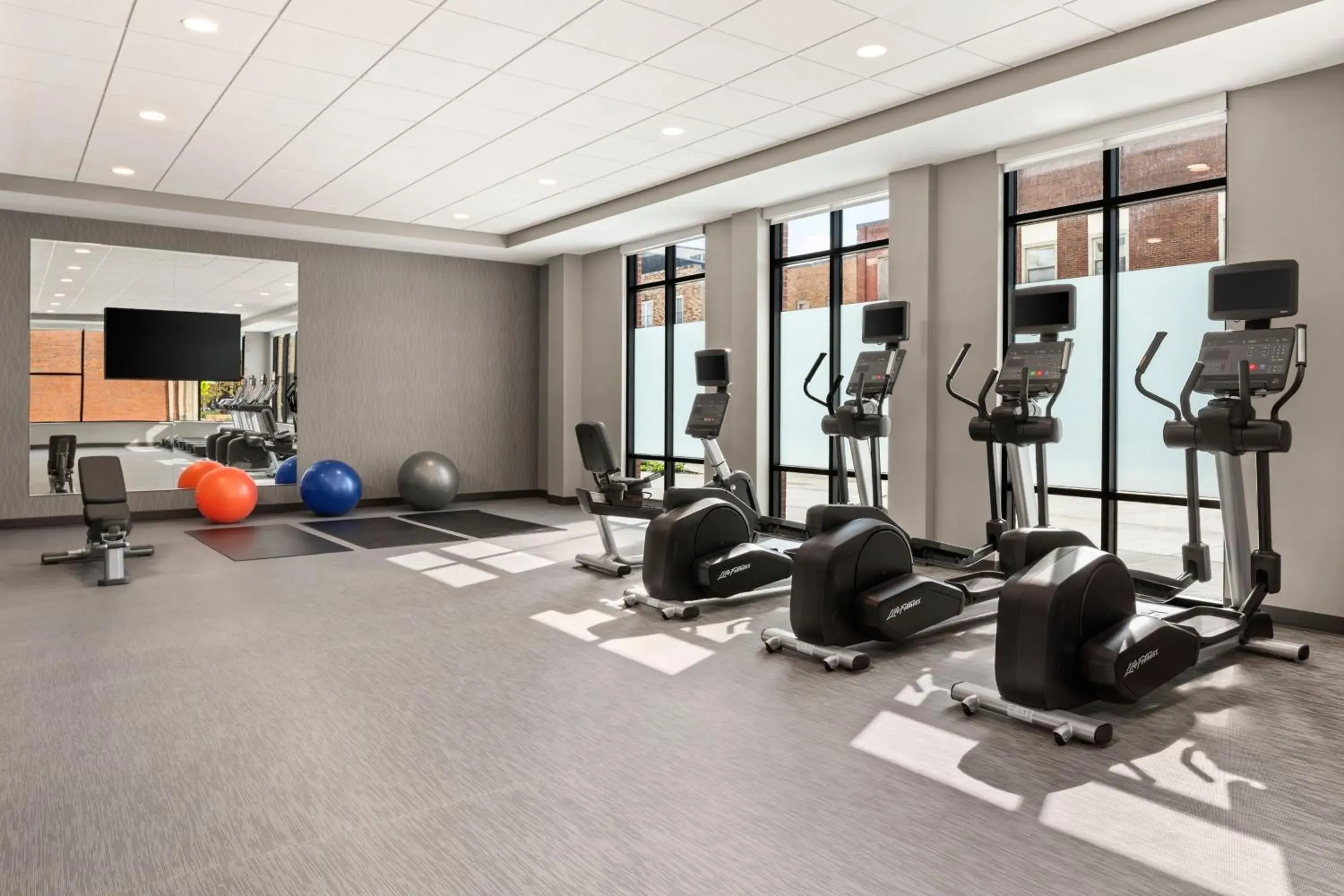 Fitness centre/facilities, Fitness Center/Facilities in Courtyard by Marriott Owatonna Downtown