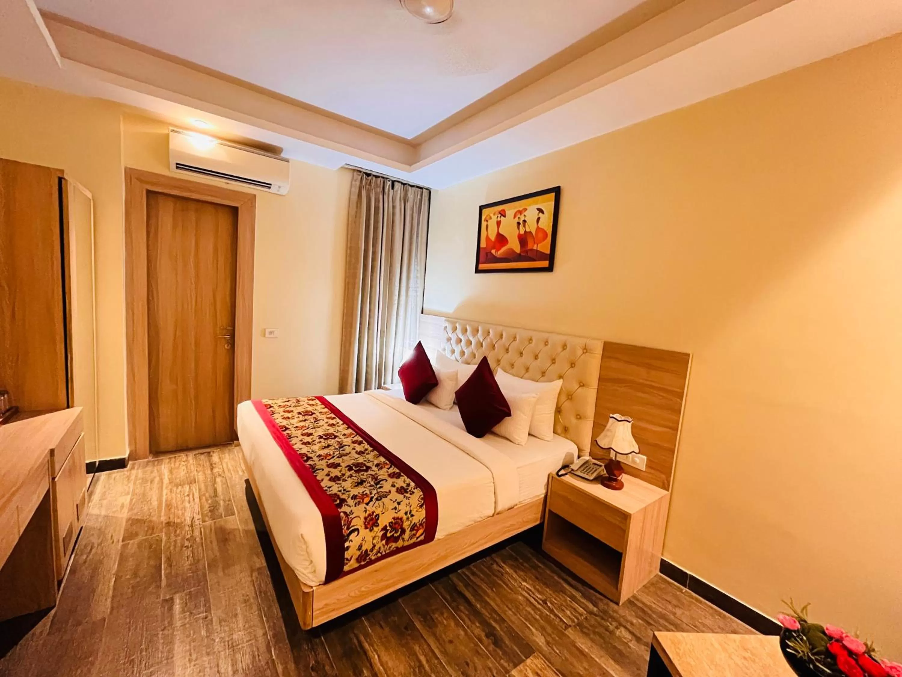 Bed in Hotel Banz near Delhi Airport
