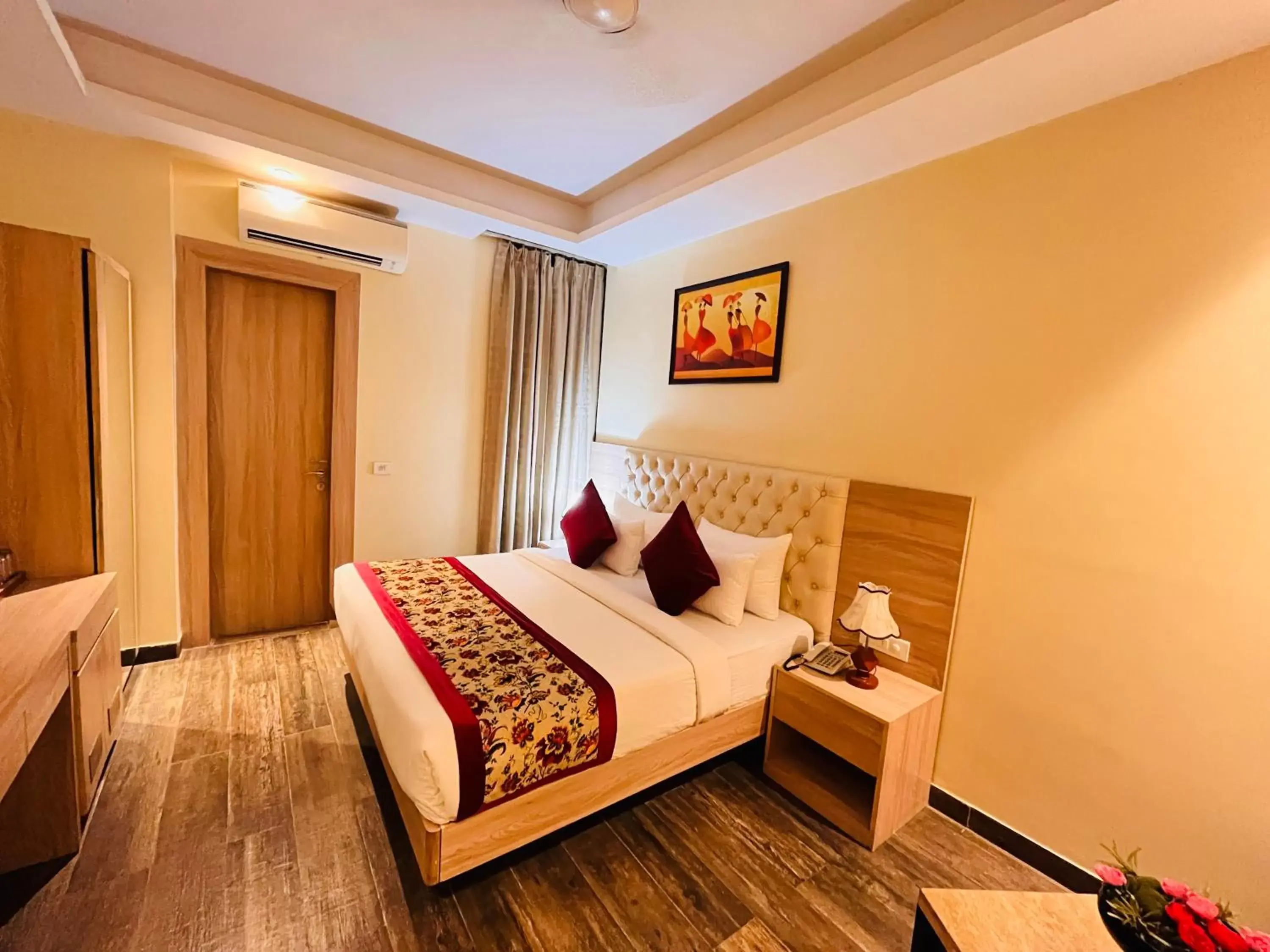 Bed in Hotel Banz - Near Delhi International Airport