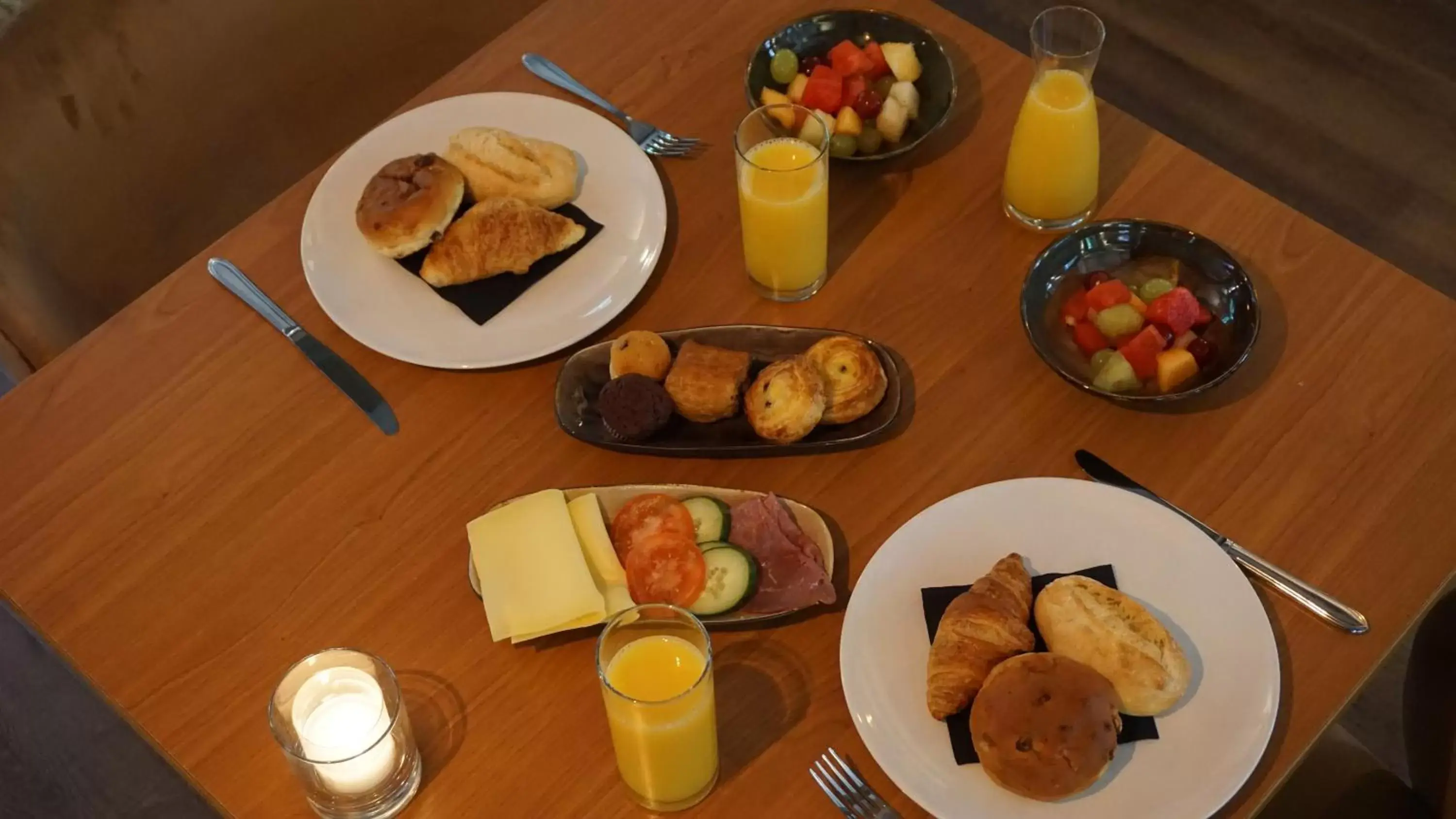 Breakfast in Hotel Heemskerk