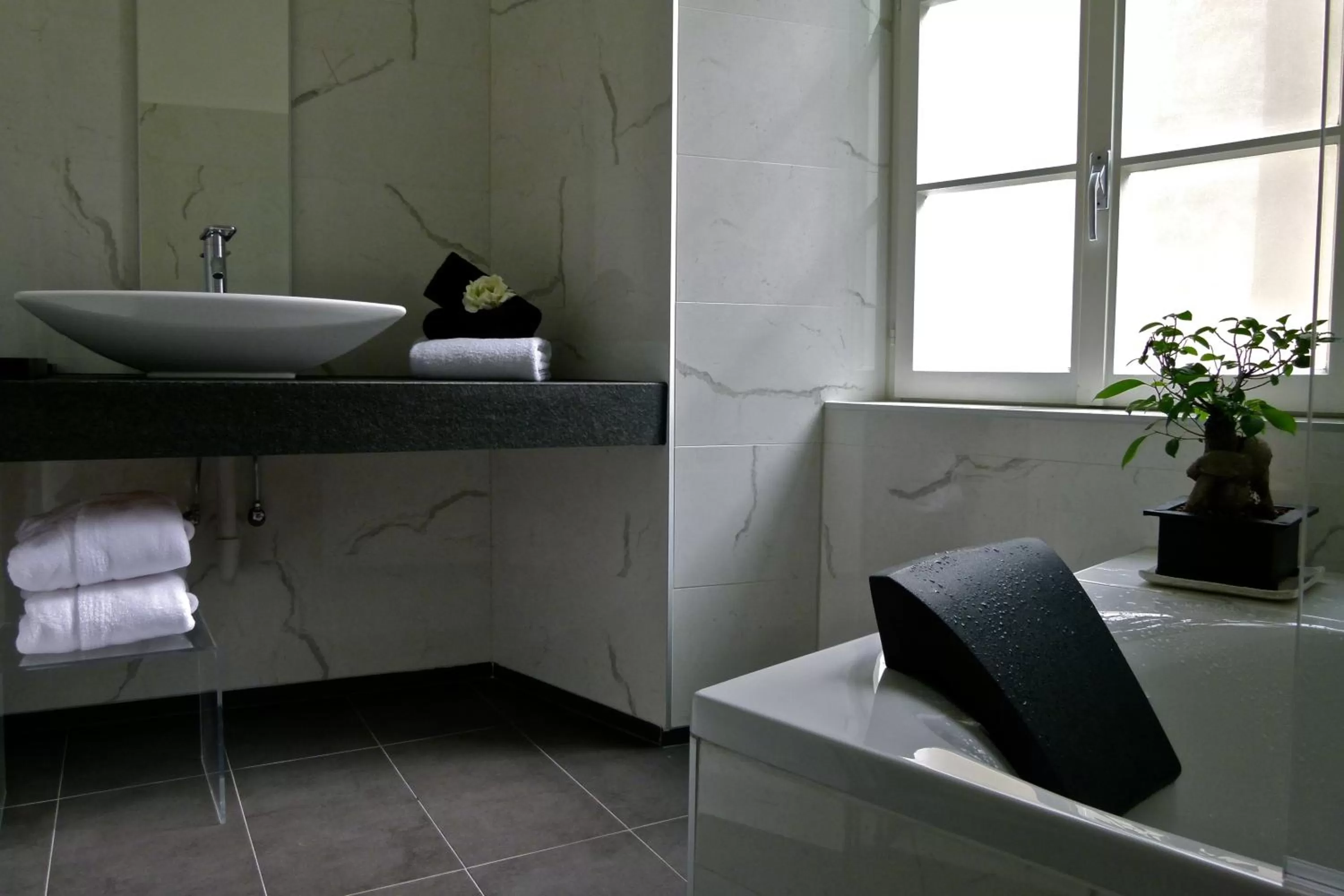 Bathroom in Caffè dell'Arte Boutique Rooms Locarno