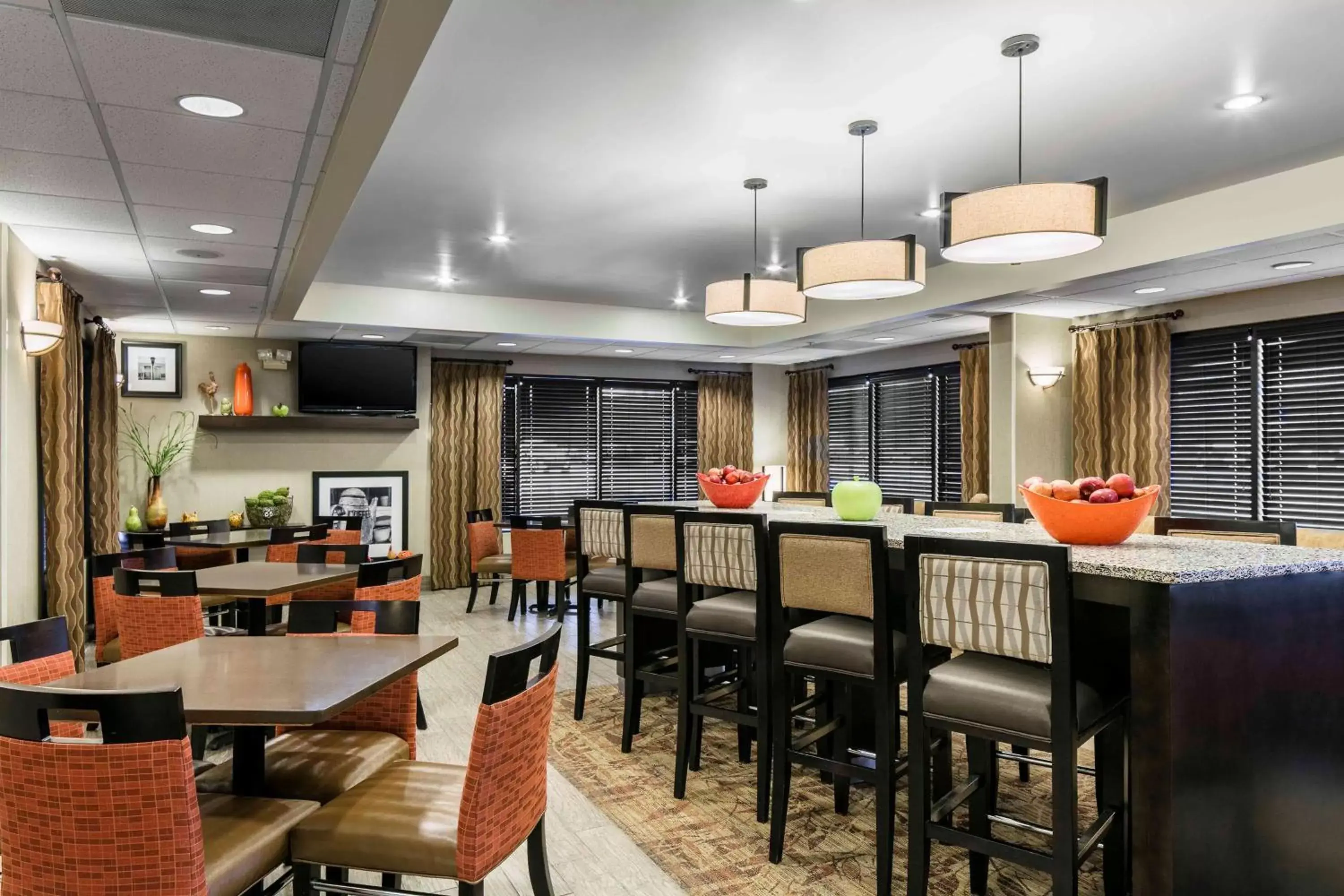 Lobby or reception, Restaurant/Places to Eat in Hampton Inn Kansas City/Shawnee Mission