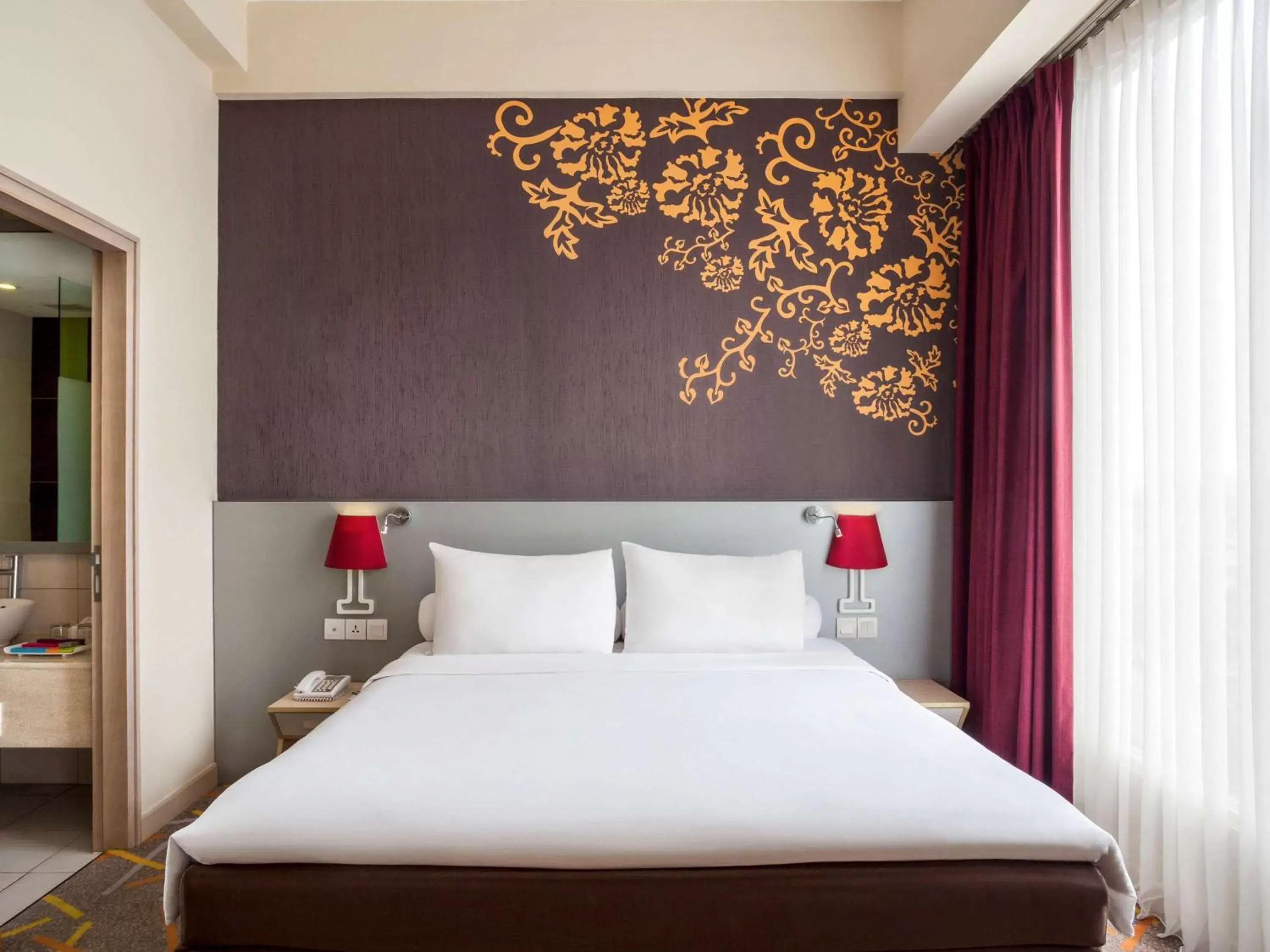 Photo of the whole room, Bed in Ibis Styles Malang