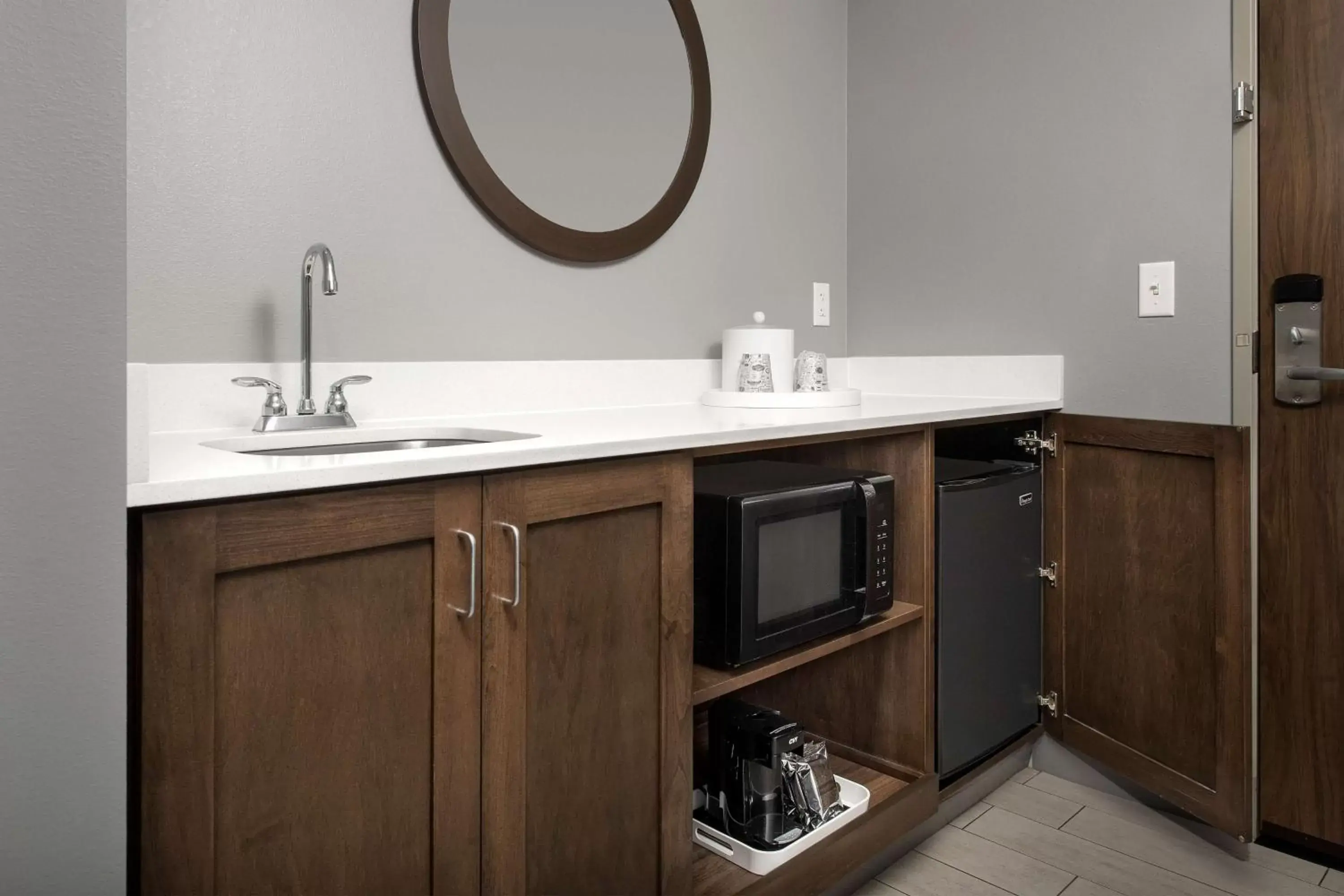 Photo of the whole room, Bathroom in Hampton Inn & Suites Rapid City Rushmore, SD