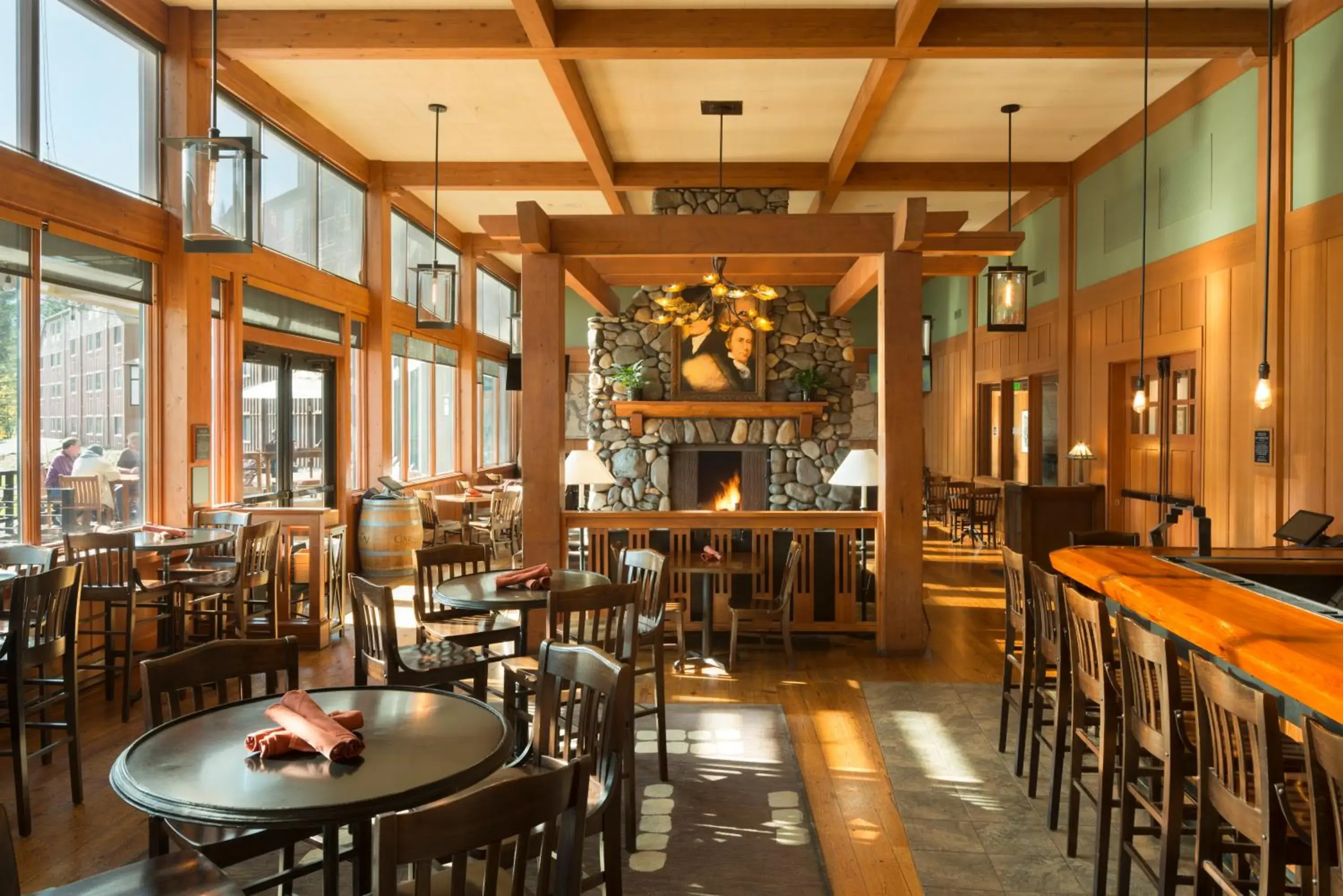 Restaurant/Places to Eat in Skamania Lodge