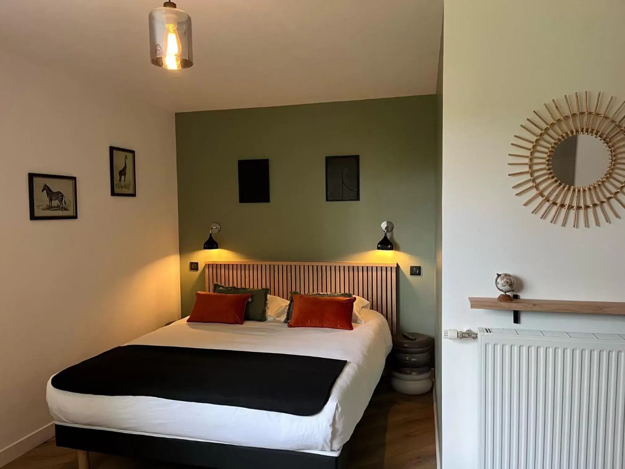 Bed in Le Clos Du Pontic Logis et Cit'Hotel
