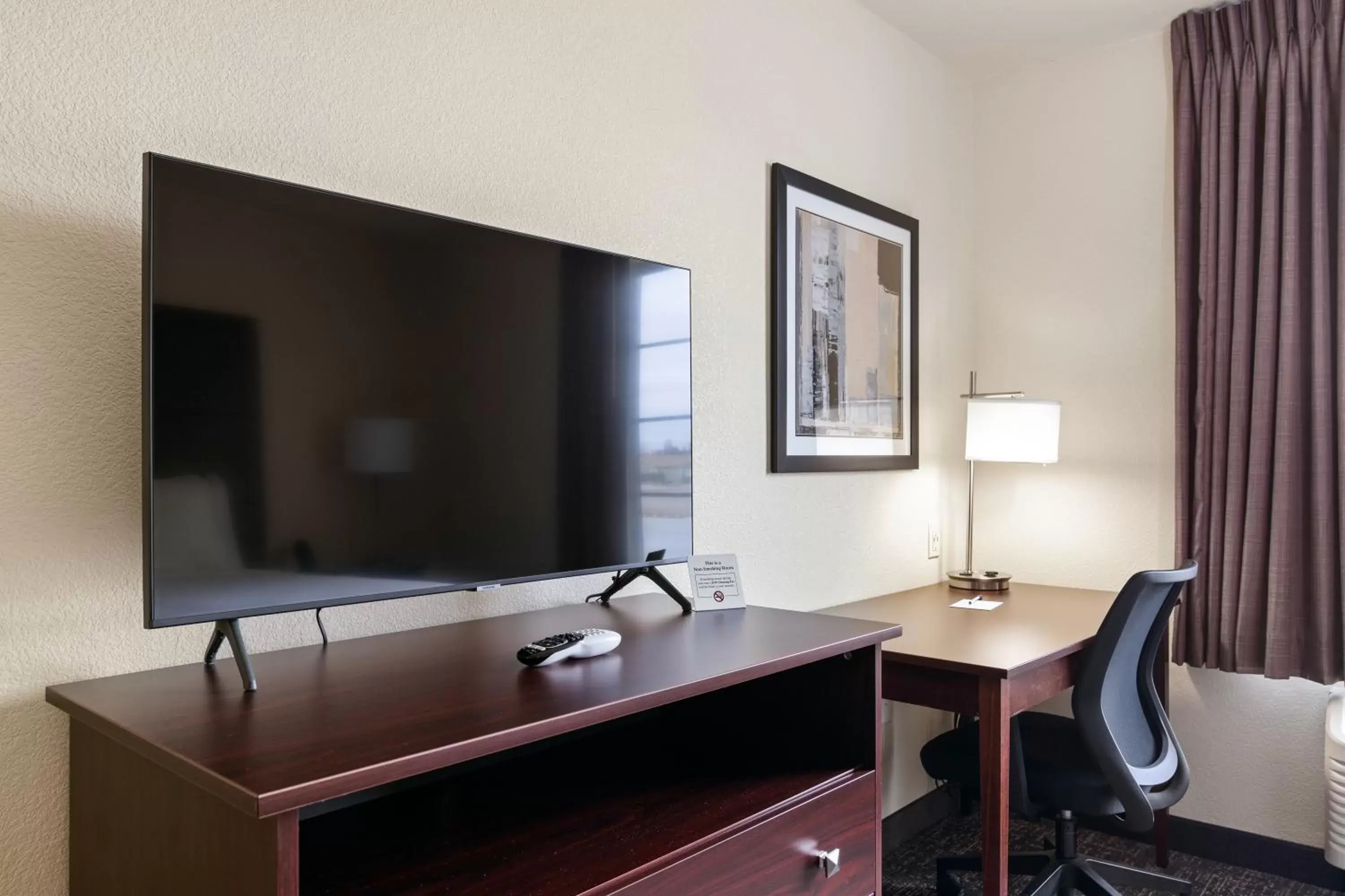 TV and multimedia, TV/Entertainment Center in Cobblestone Inn & Suites - Yuma