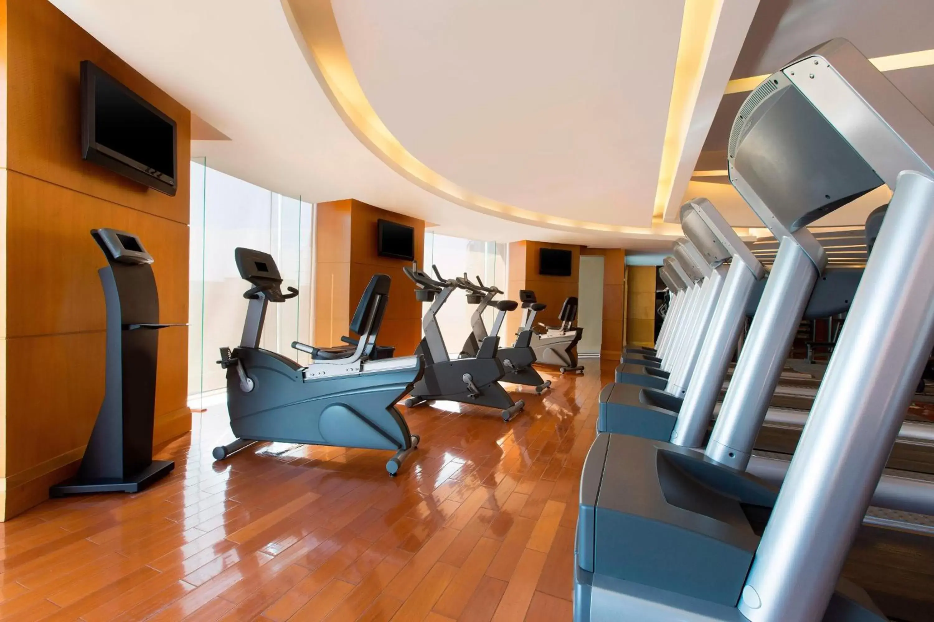 Fitness centre/facilities, TV/Entertainment Center in The Westin Dhaka