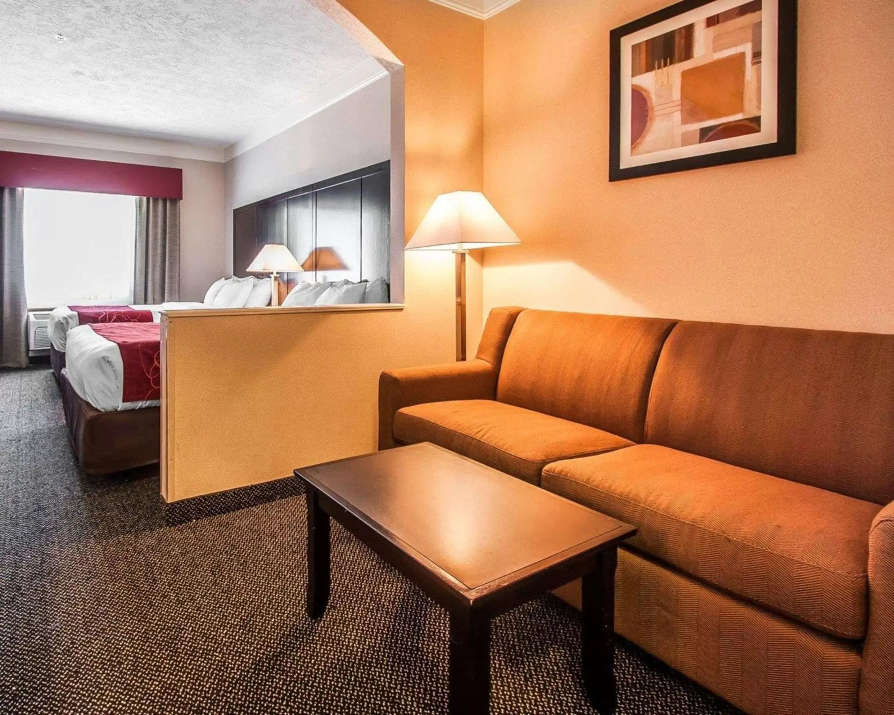 Photo of the whole room, Seating Area in Comfort Suites Clackamas