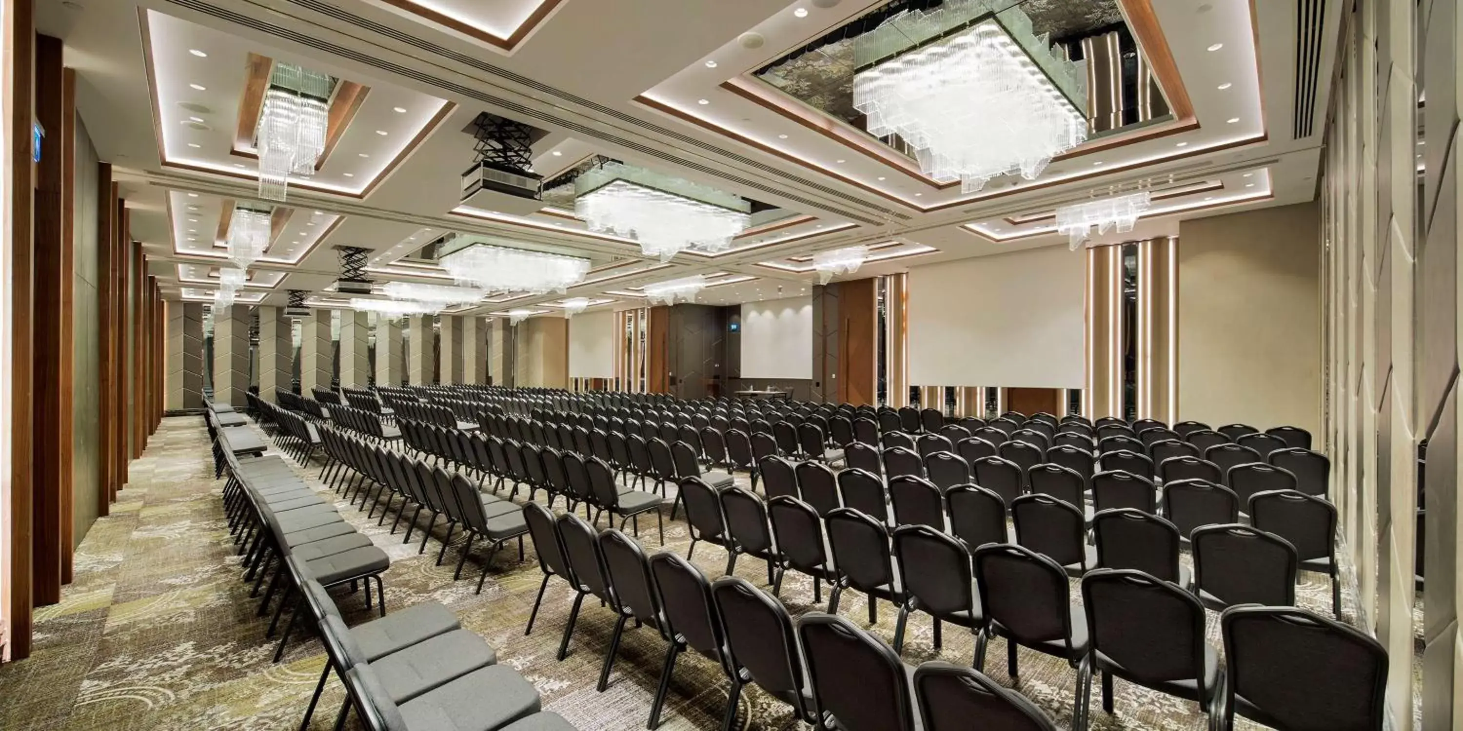 Meeting/conference room in DoubleTree by Hilton Istanbul - Piyalepasa