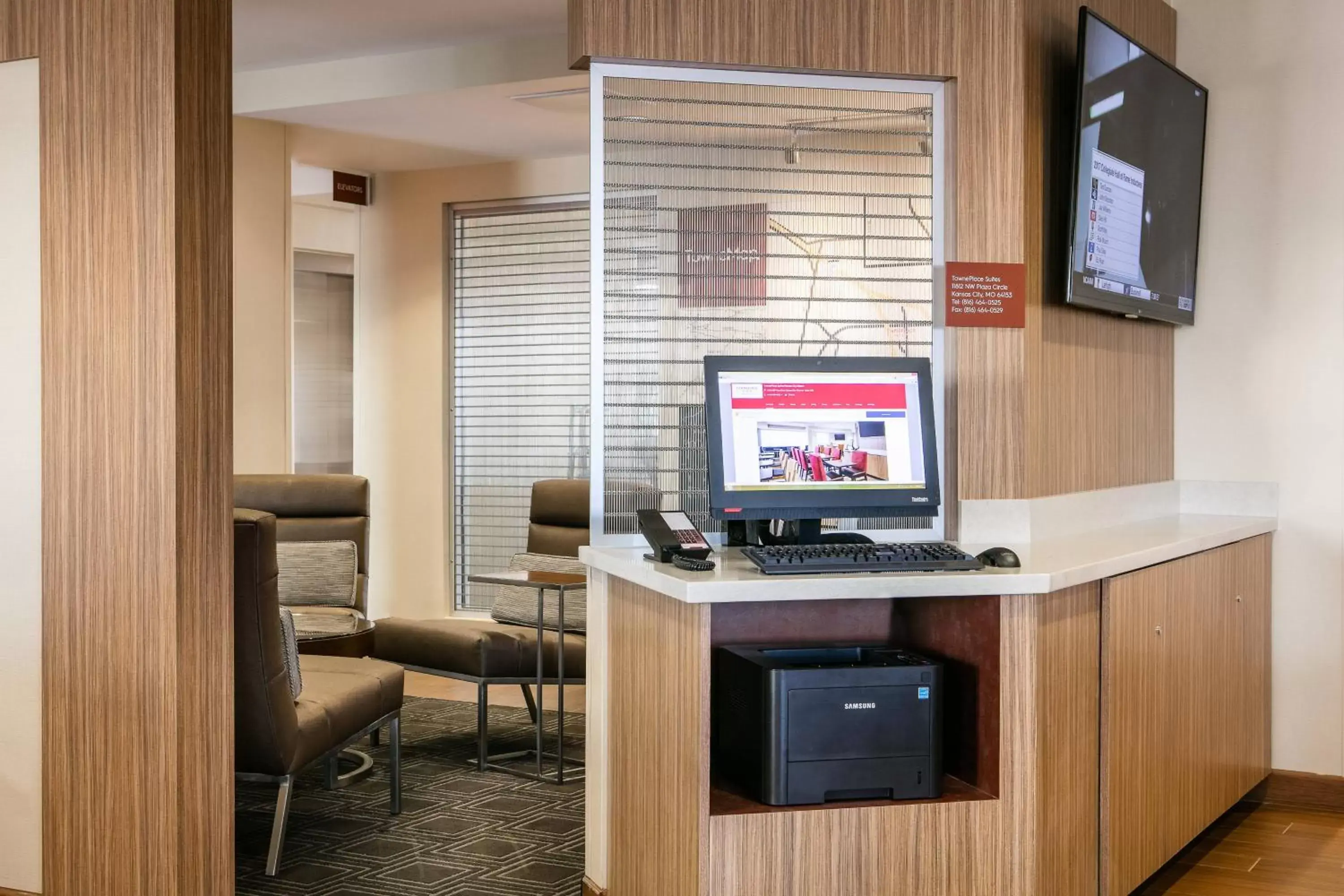 Business facilities, TV/Entertainment Center in TownePlace Suites by Marriott Kansas City Airport