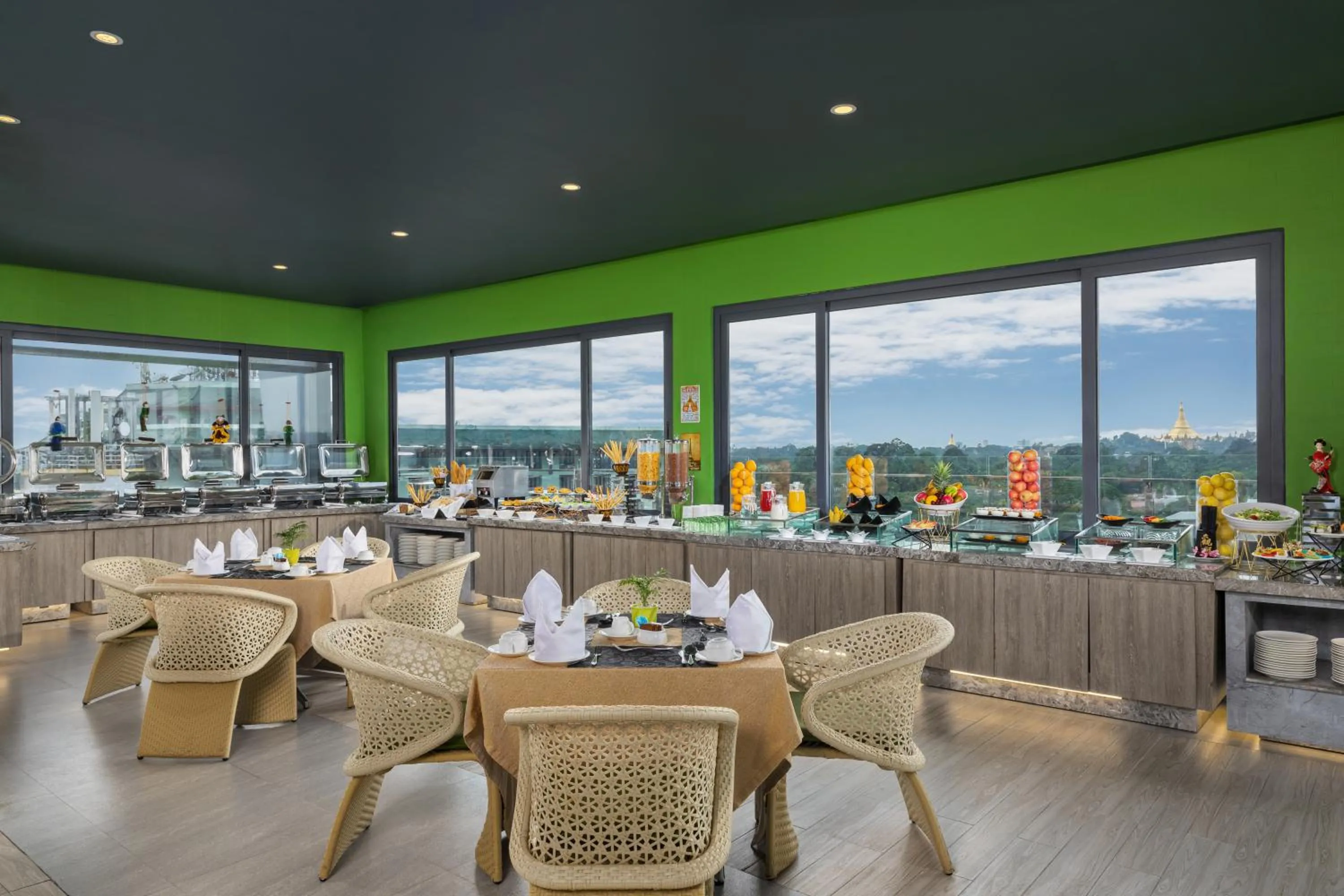 Restaurant/places to eat in Best Western Green Hill Hotel