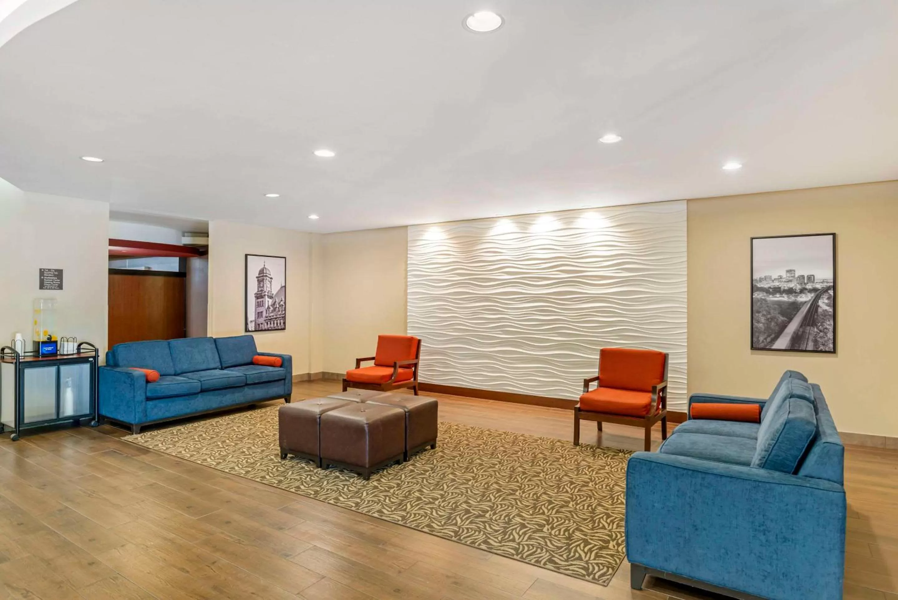Lobby or reception in Comfort Suites At Virginia Center Commons