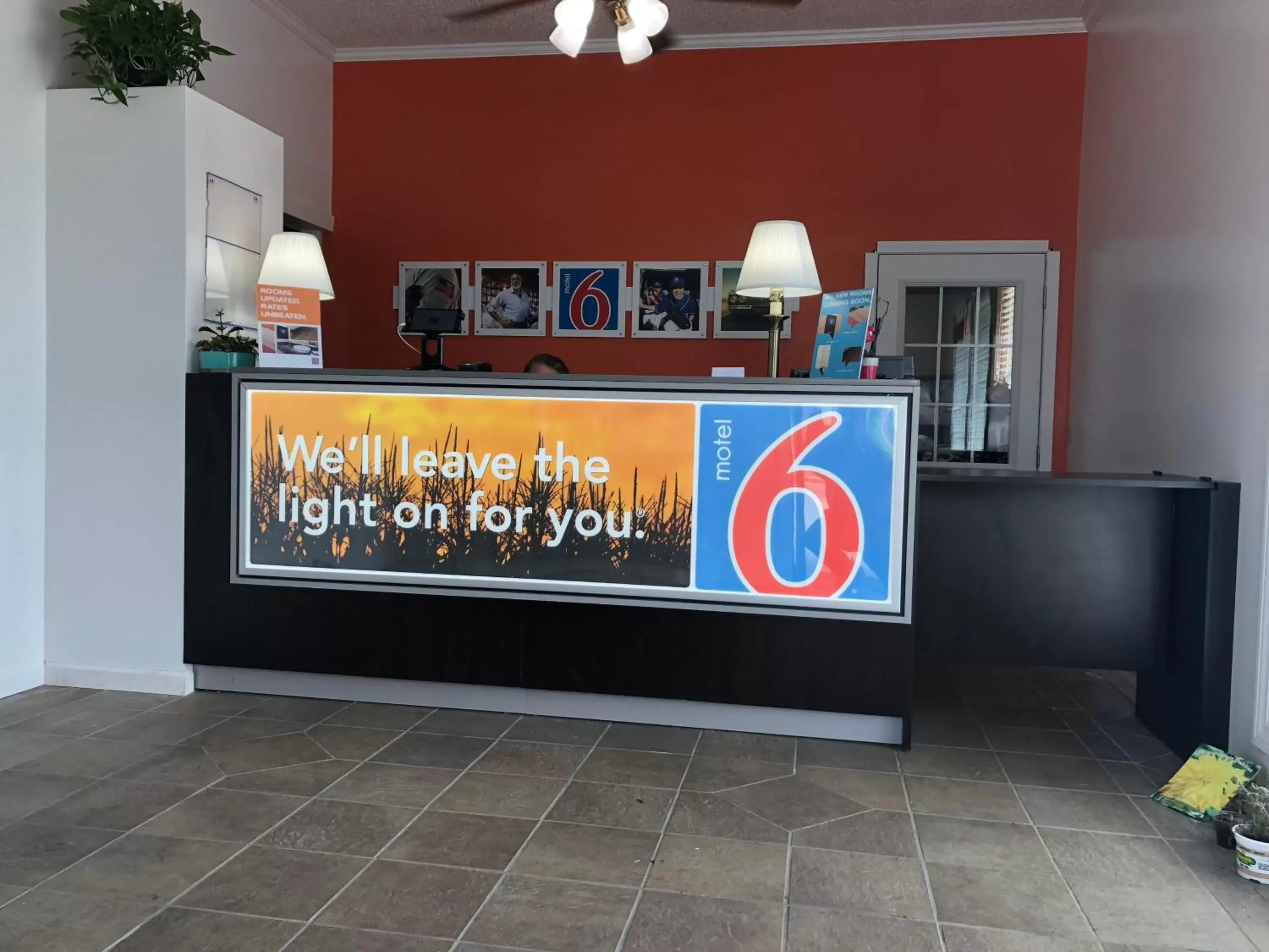 Lobby or reception, Lobby/Reception in Motel 6-Sullivan, MO