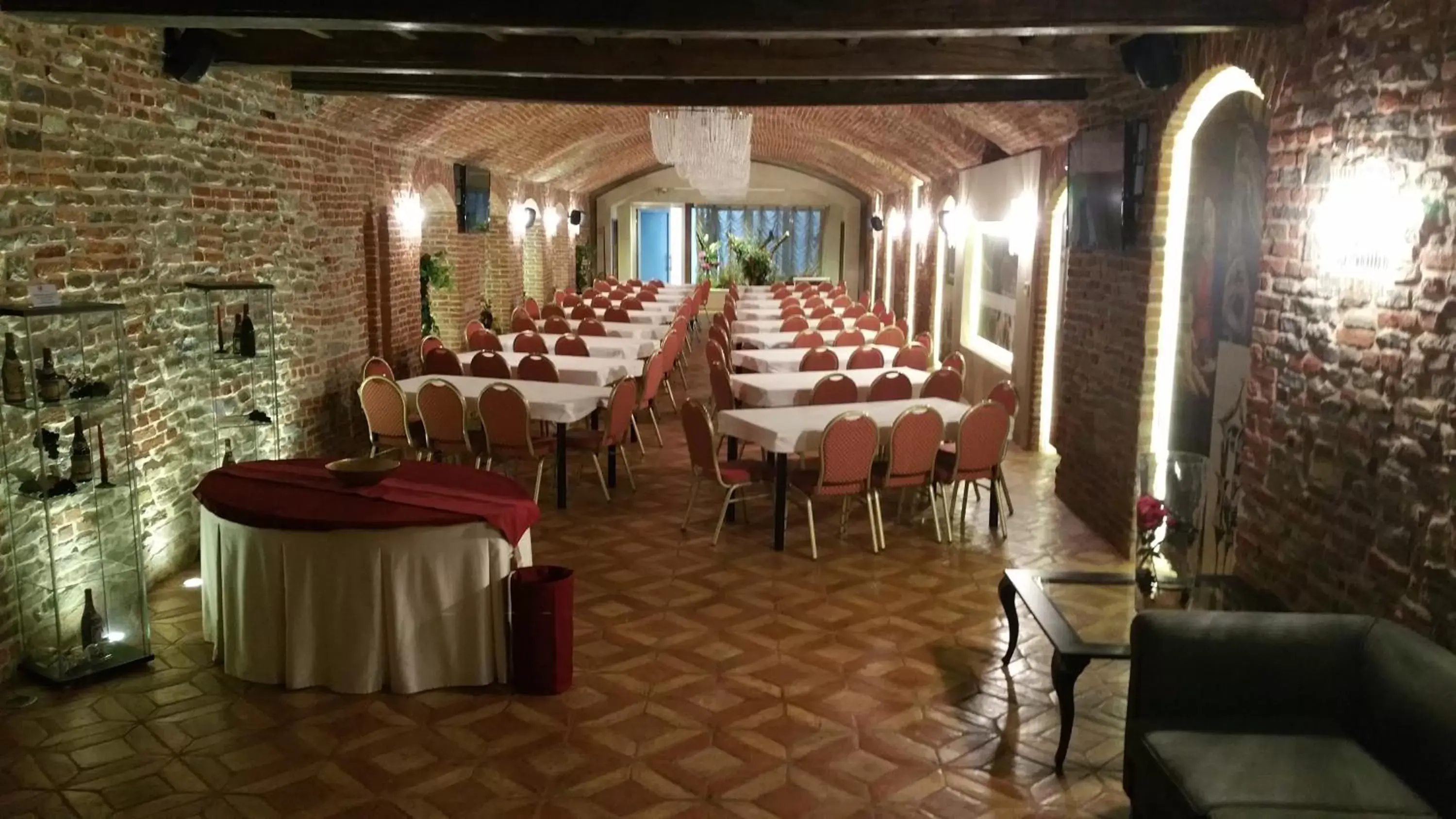 Business facilities, Restaurant/Places to Eat in Hotel Calissano