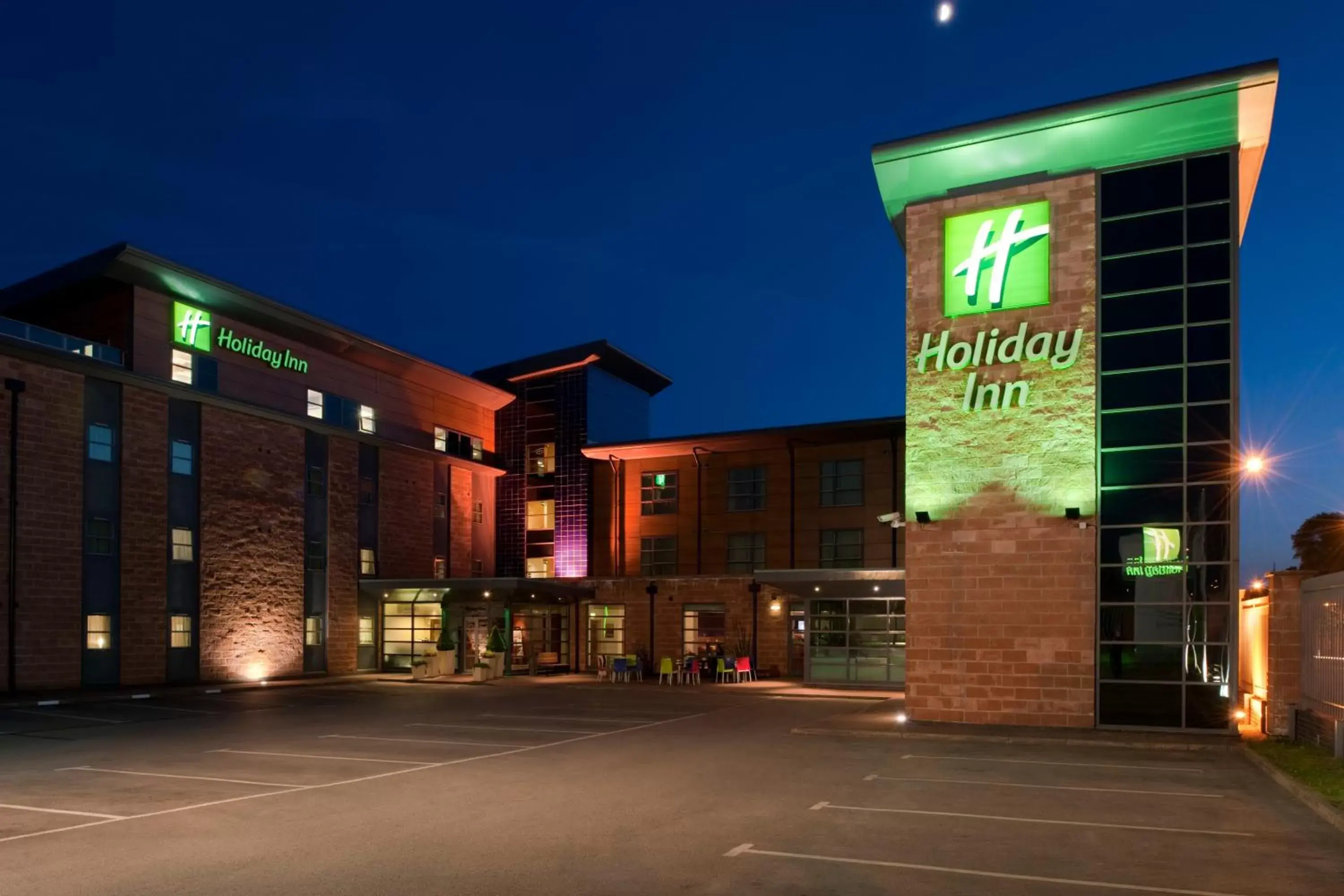 Property Building in Holiday Inn Manchester - Central Park, an IHG Hotel