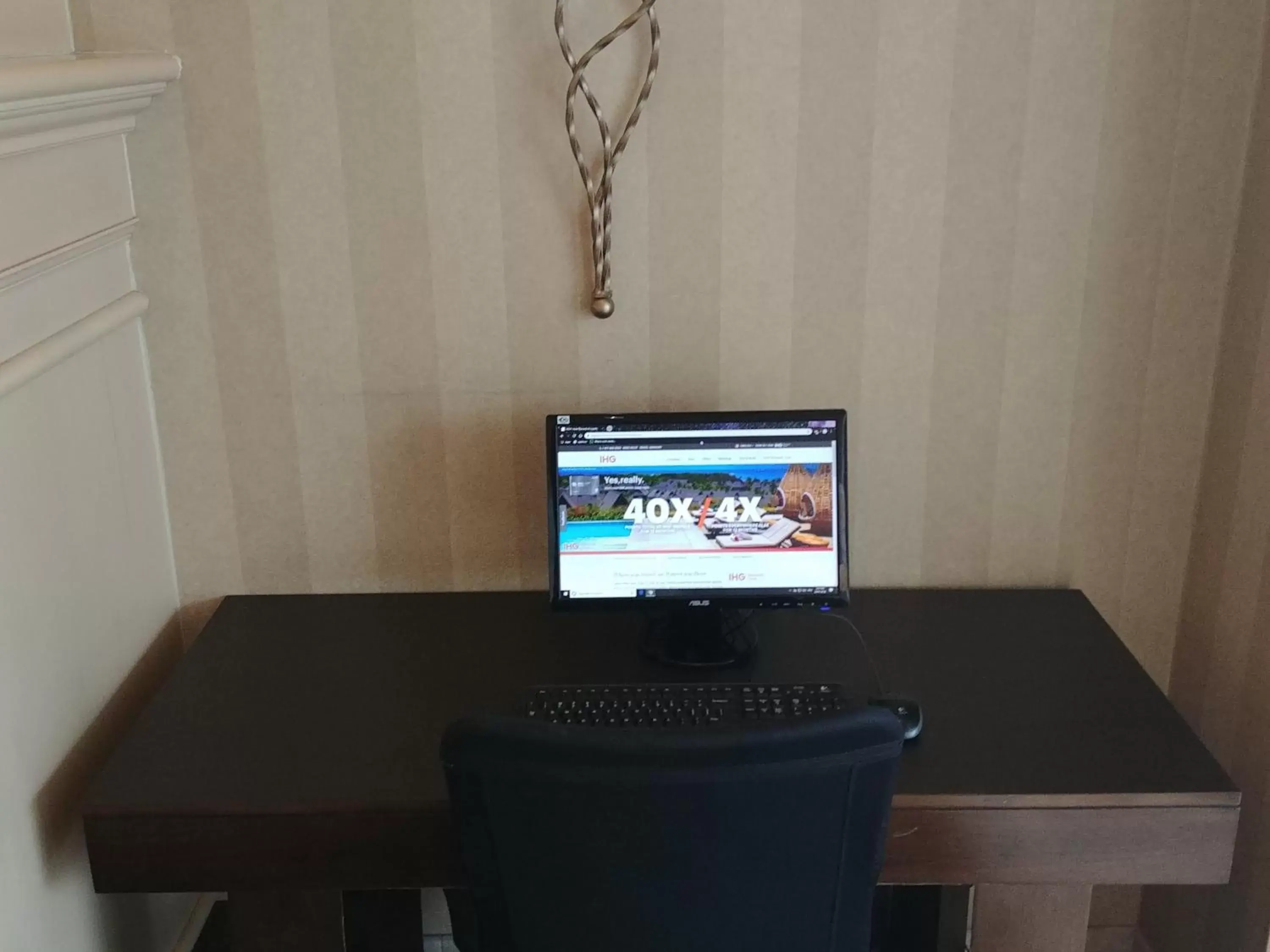 Other, TV/Entertainment Center in Holiday Inn Hotel & Suites St.Catharines-Niagara, an IHG Hotel