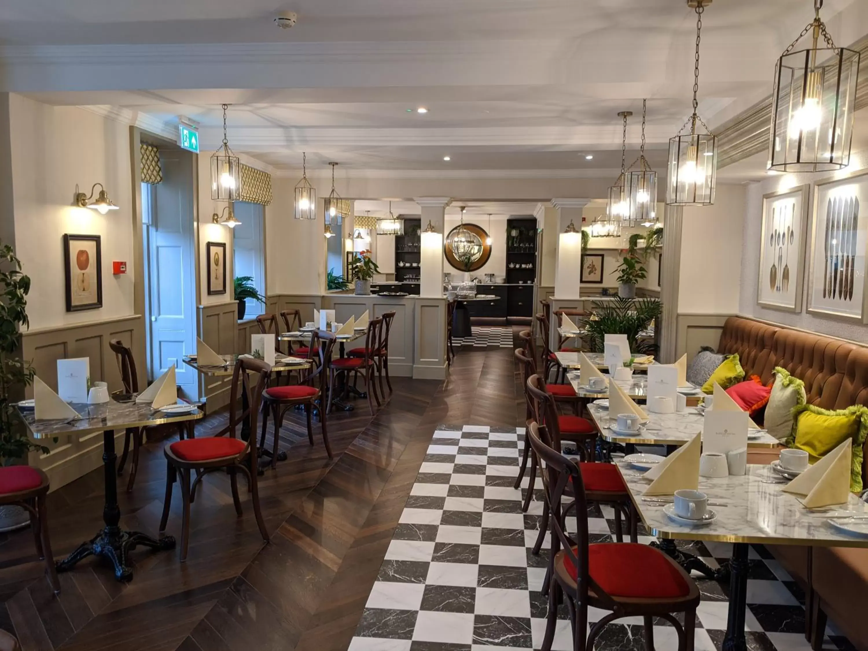 Restaurant/Places to Eat in Burnham Beeches Hotel