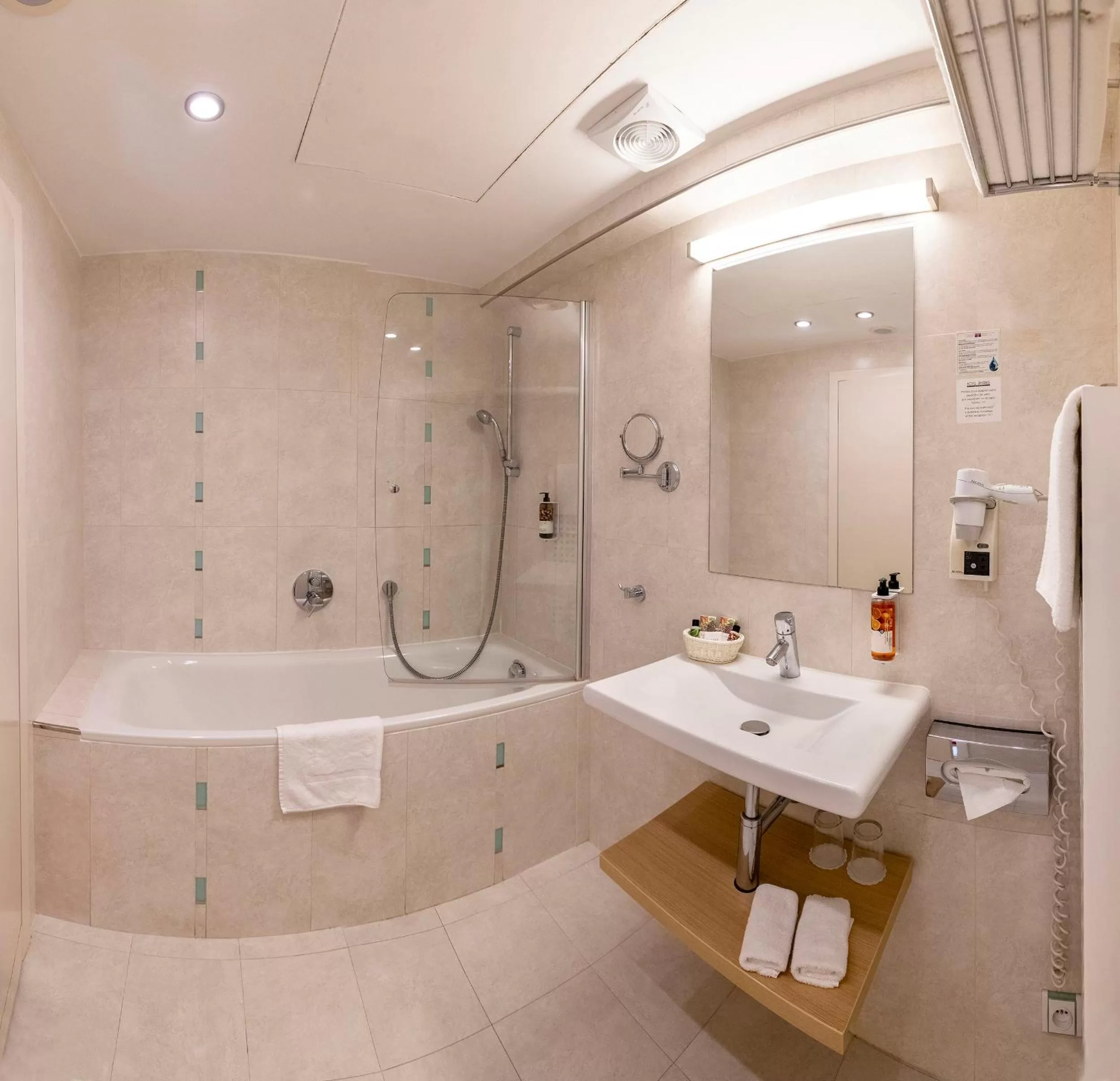 Bathroom in Amarilis