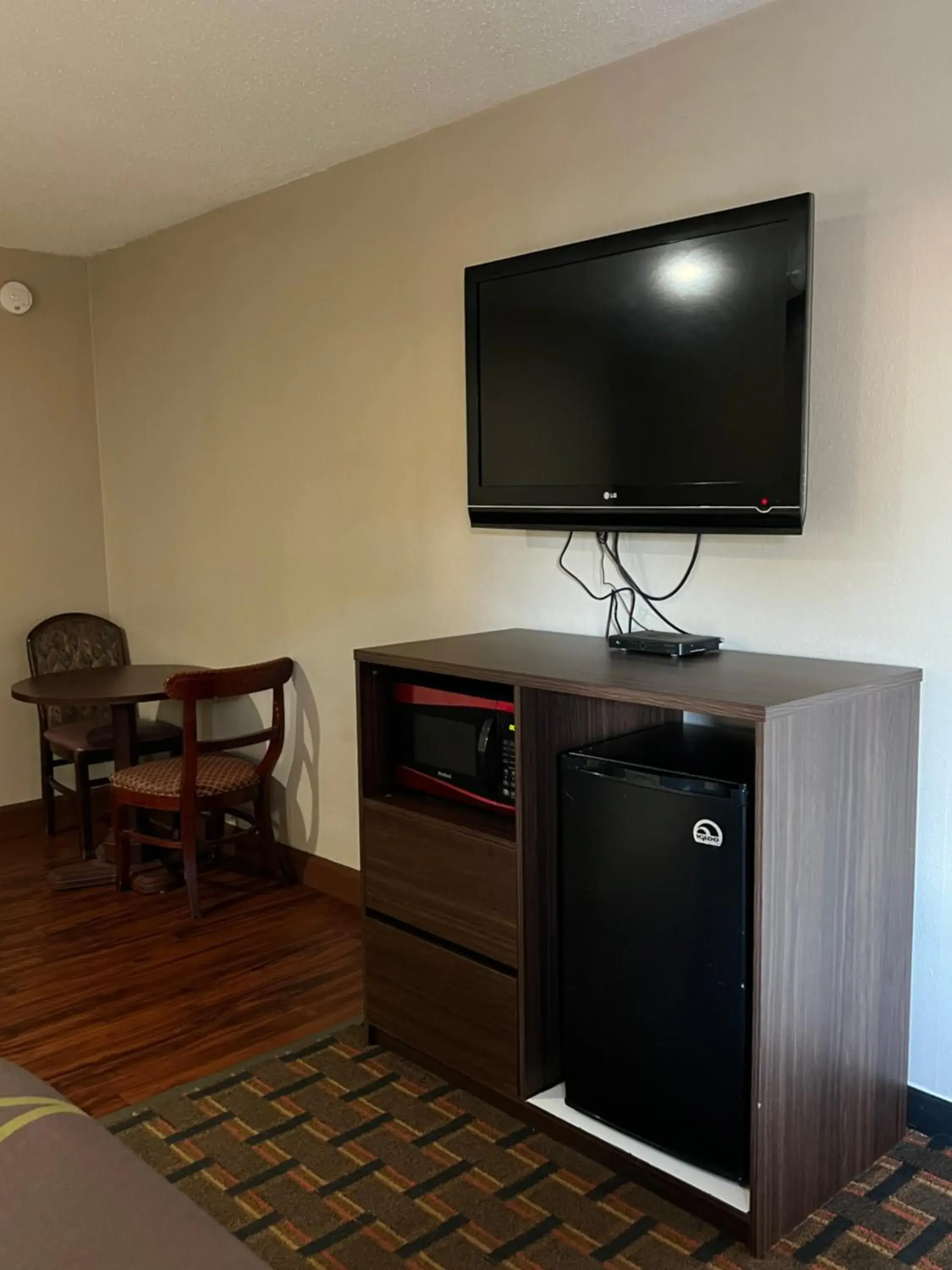 TV/Entertainment Center in Super 8 by Wyndham Norcross/I-85 Atlanta