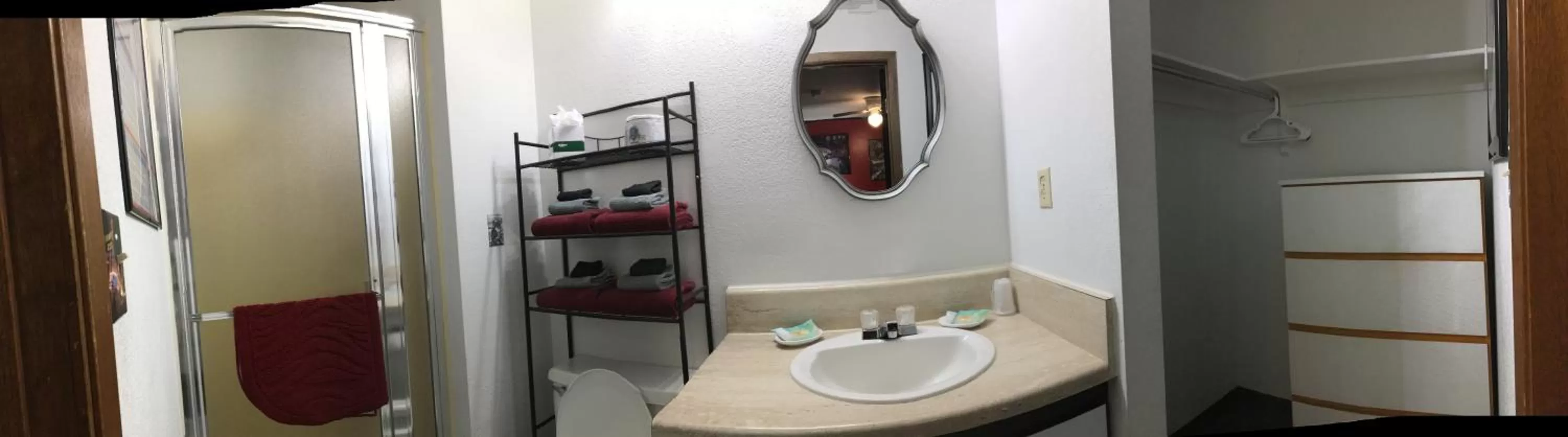 Shower in Sunset View Inn L.L.C