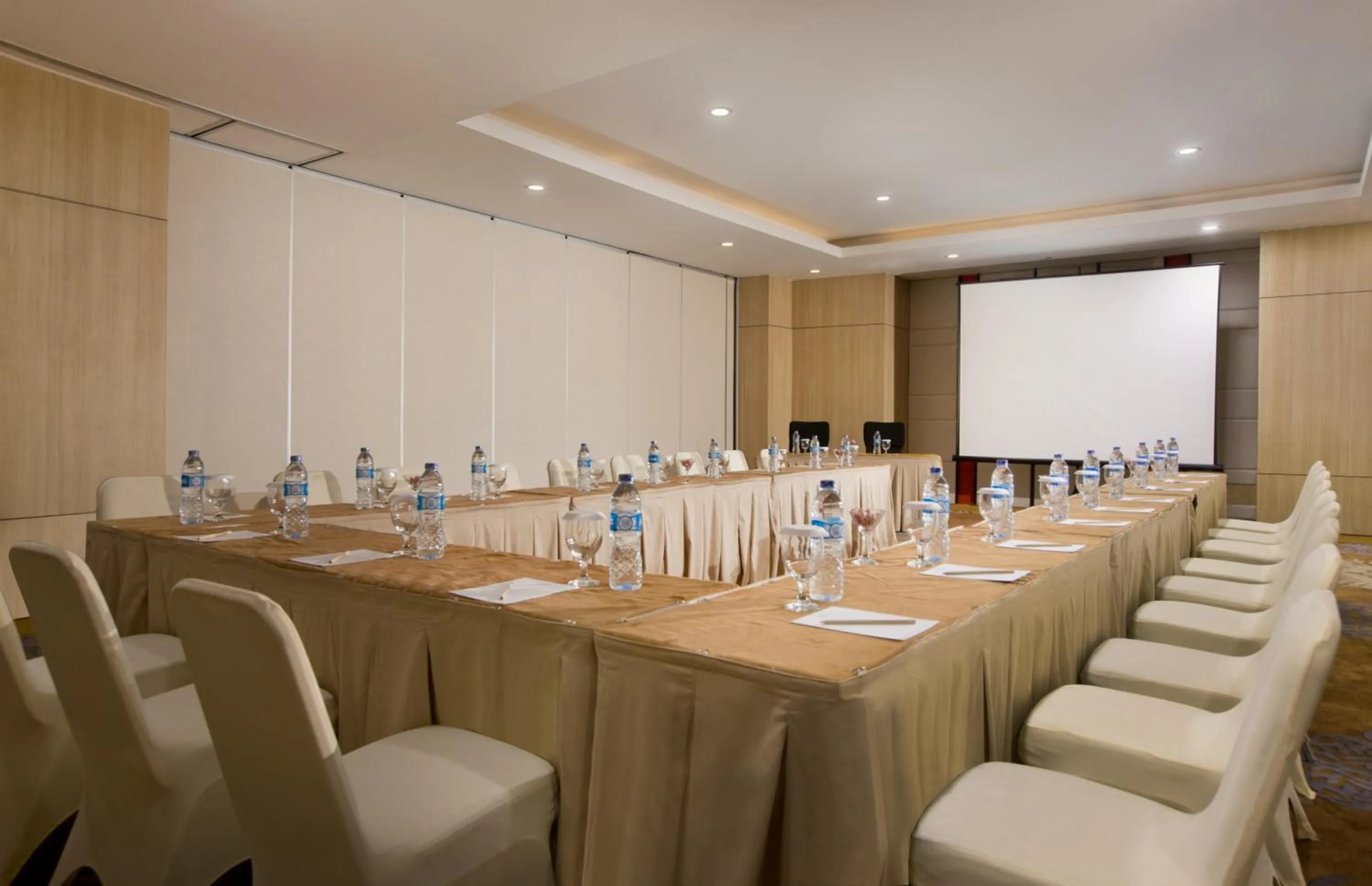 Business facilities in Hotel Santika Mega City Bekasi
