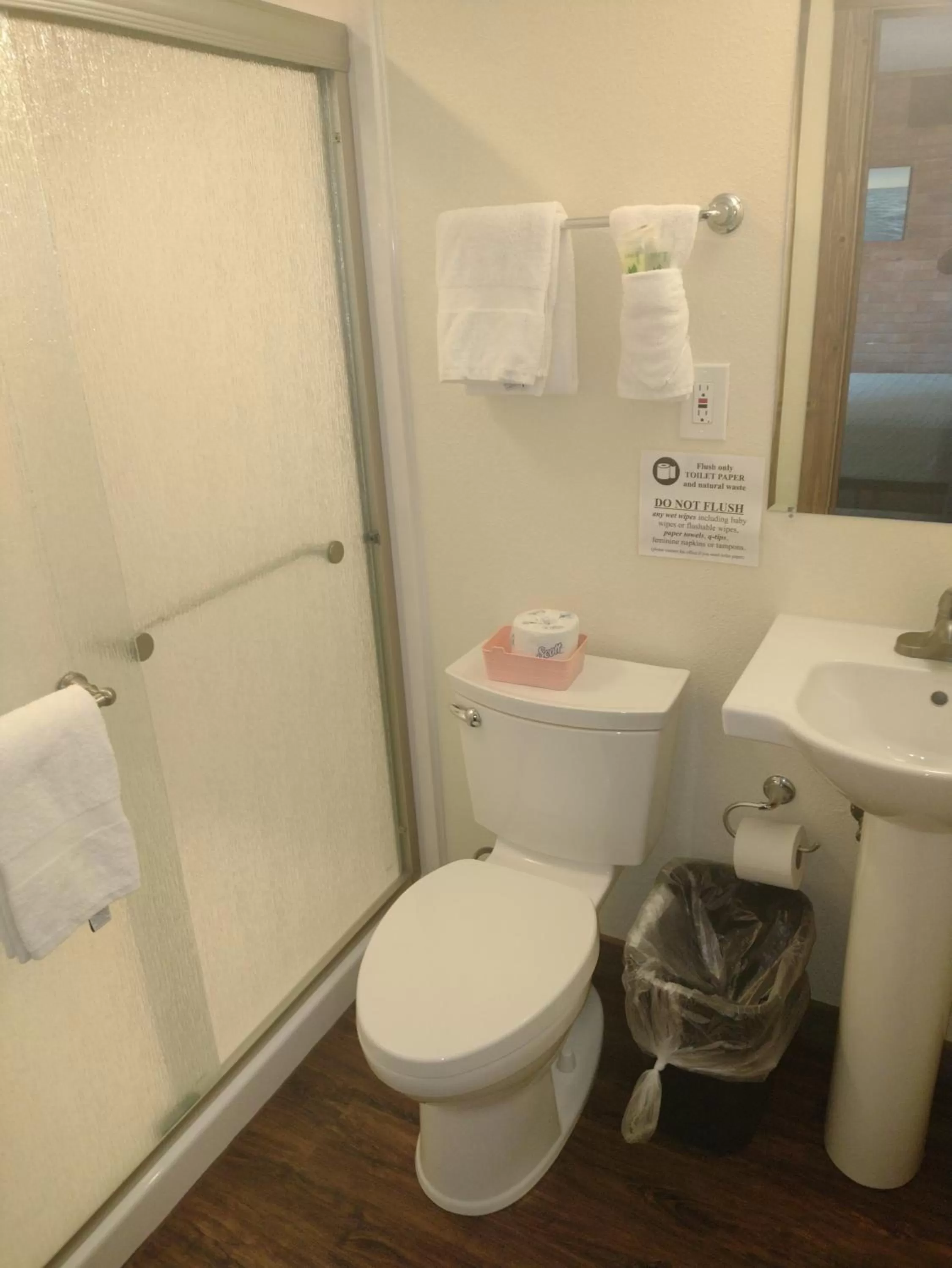 Bathroom in Belles Sea Inn