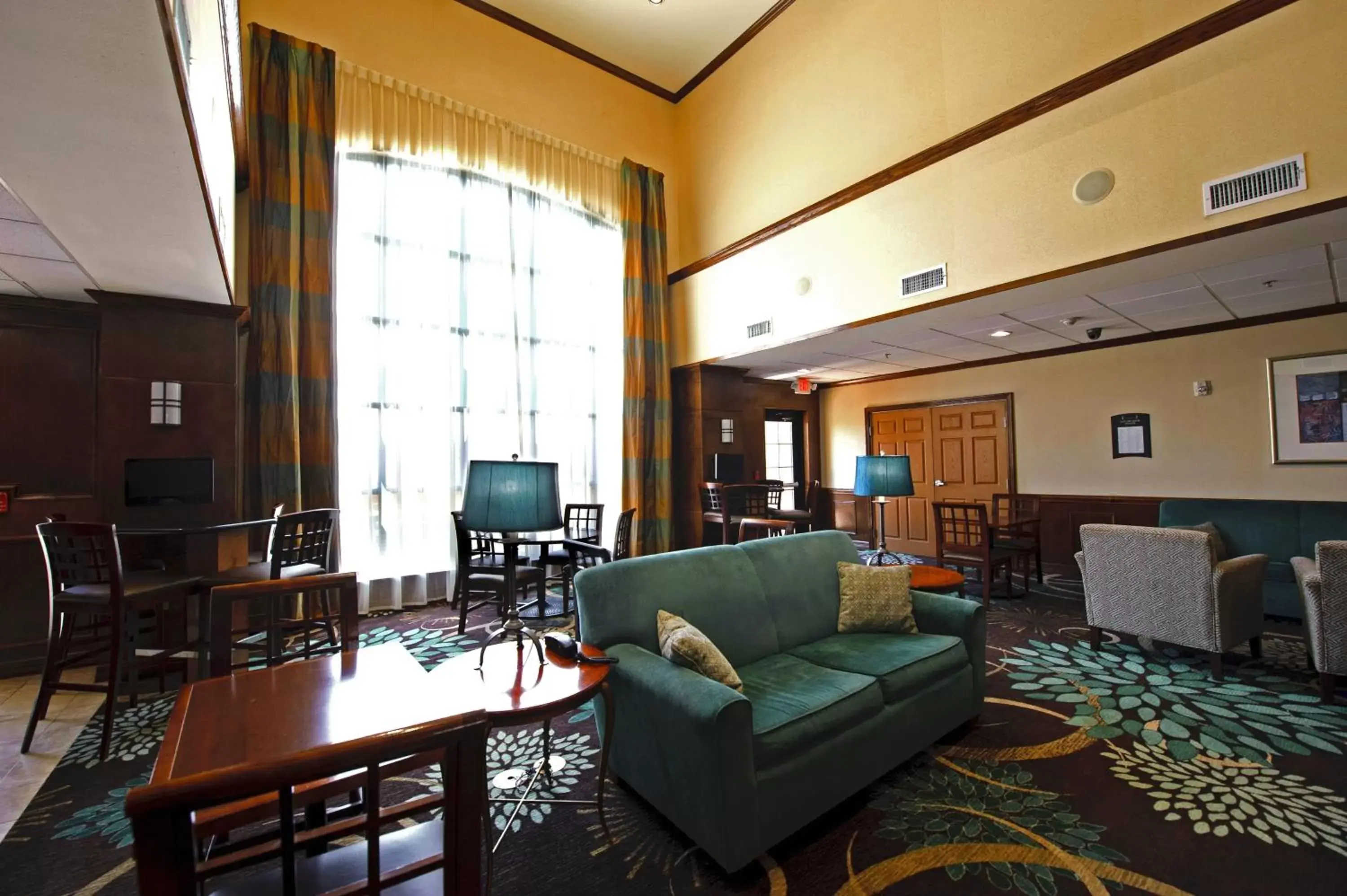 Breakfast, Seating Area in Staybridge Suites Corpus Christi, an IHG Hotel