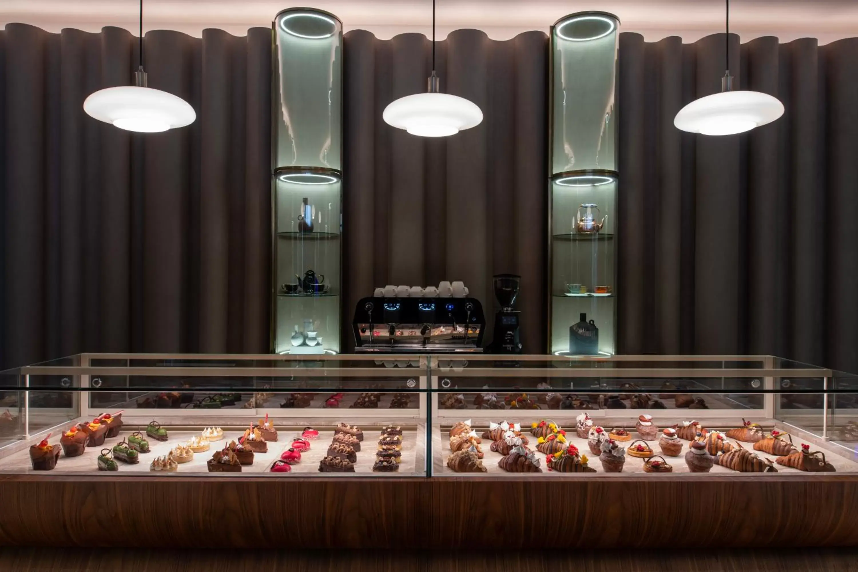 Restaurant/places to eat in Abesq Doha Hotel and Residences, an IHG Hotel Restaurant/places to eat in Abesq Doha Hotel and Residences, an IHG Hotel