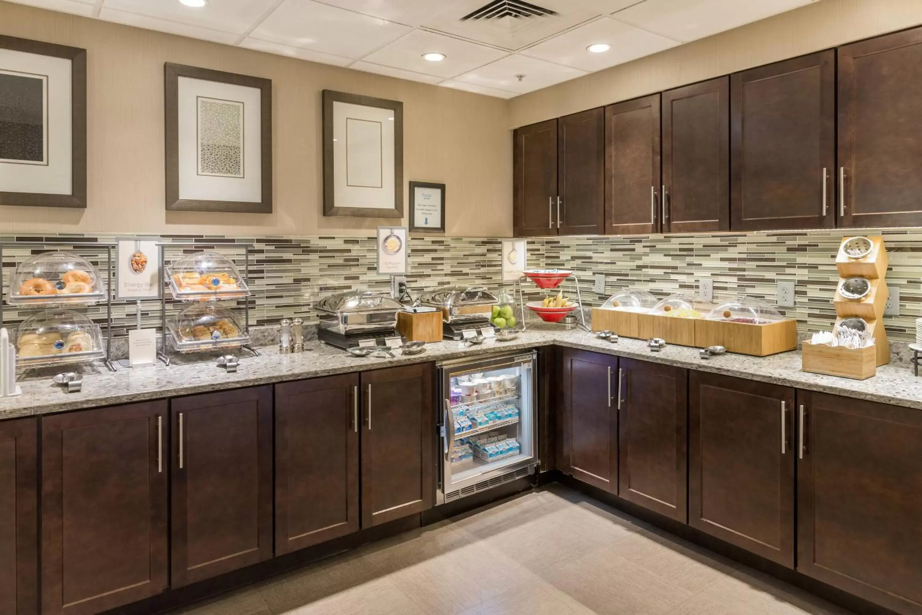 Breakfast in Fairfield Inn & Suites by Marriott Keene Downtown