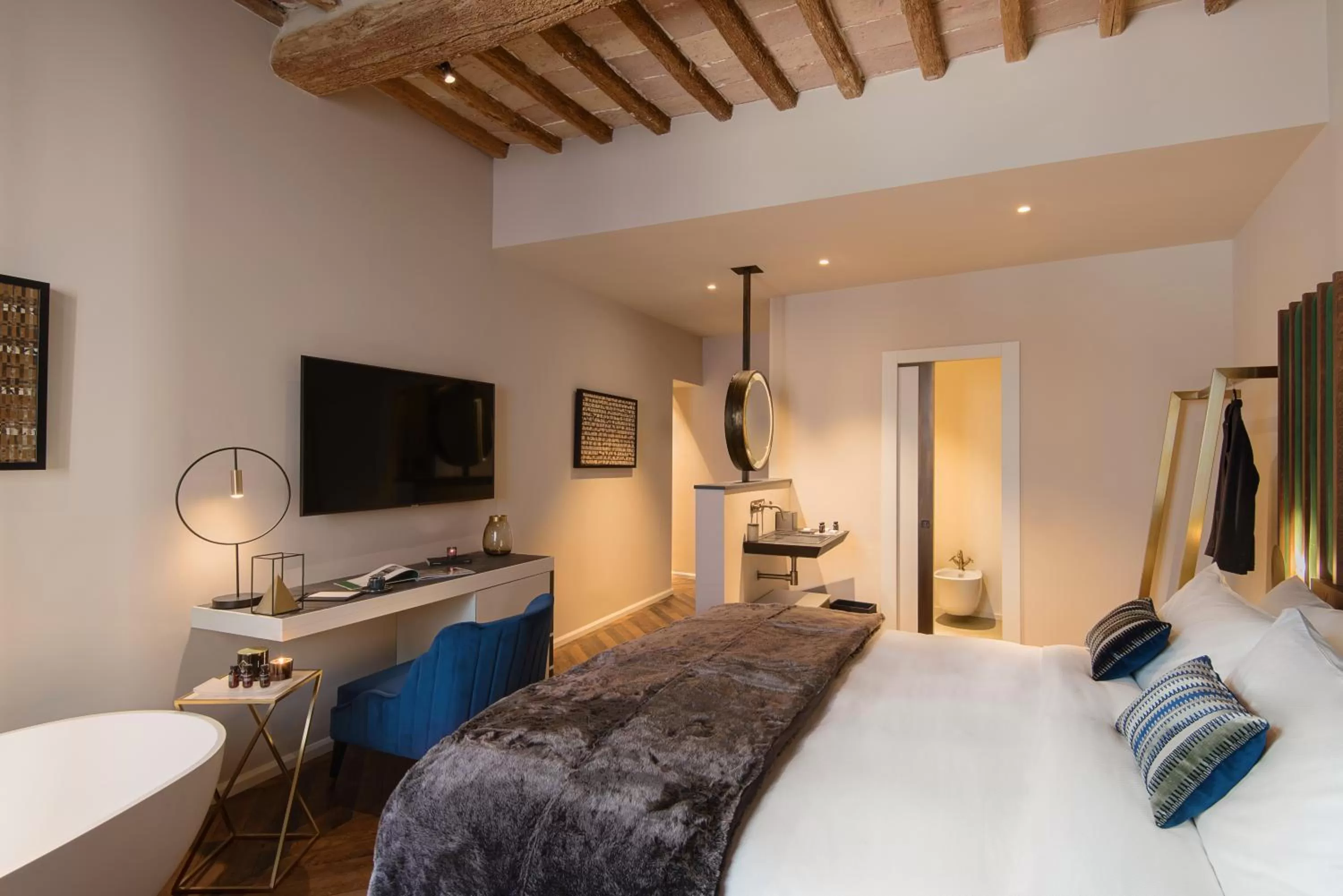 Photo of the whole room, TV/Entertainment Center in Times Suites