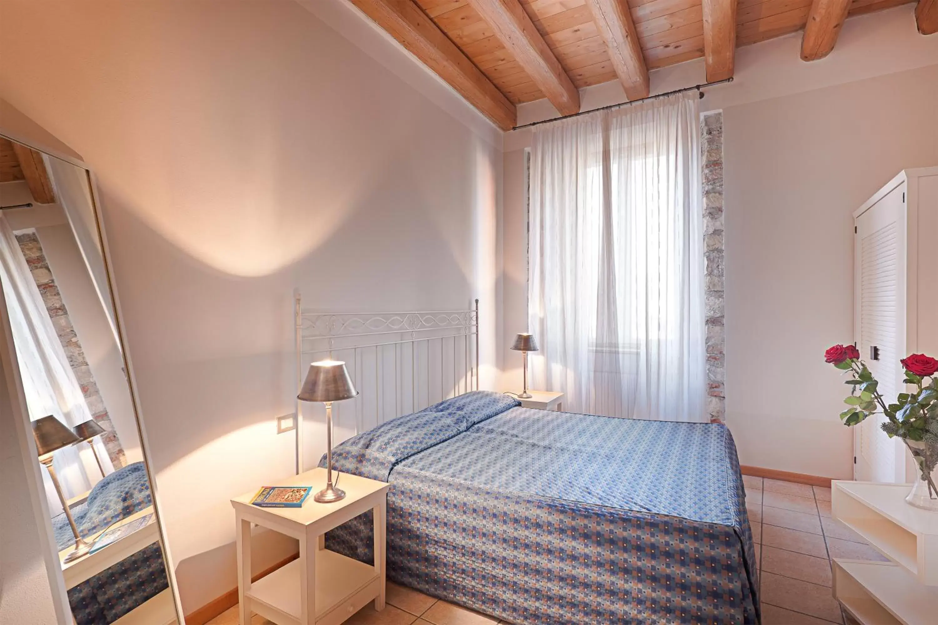 Bathroom, Bed in Hotel Mastino