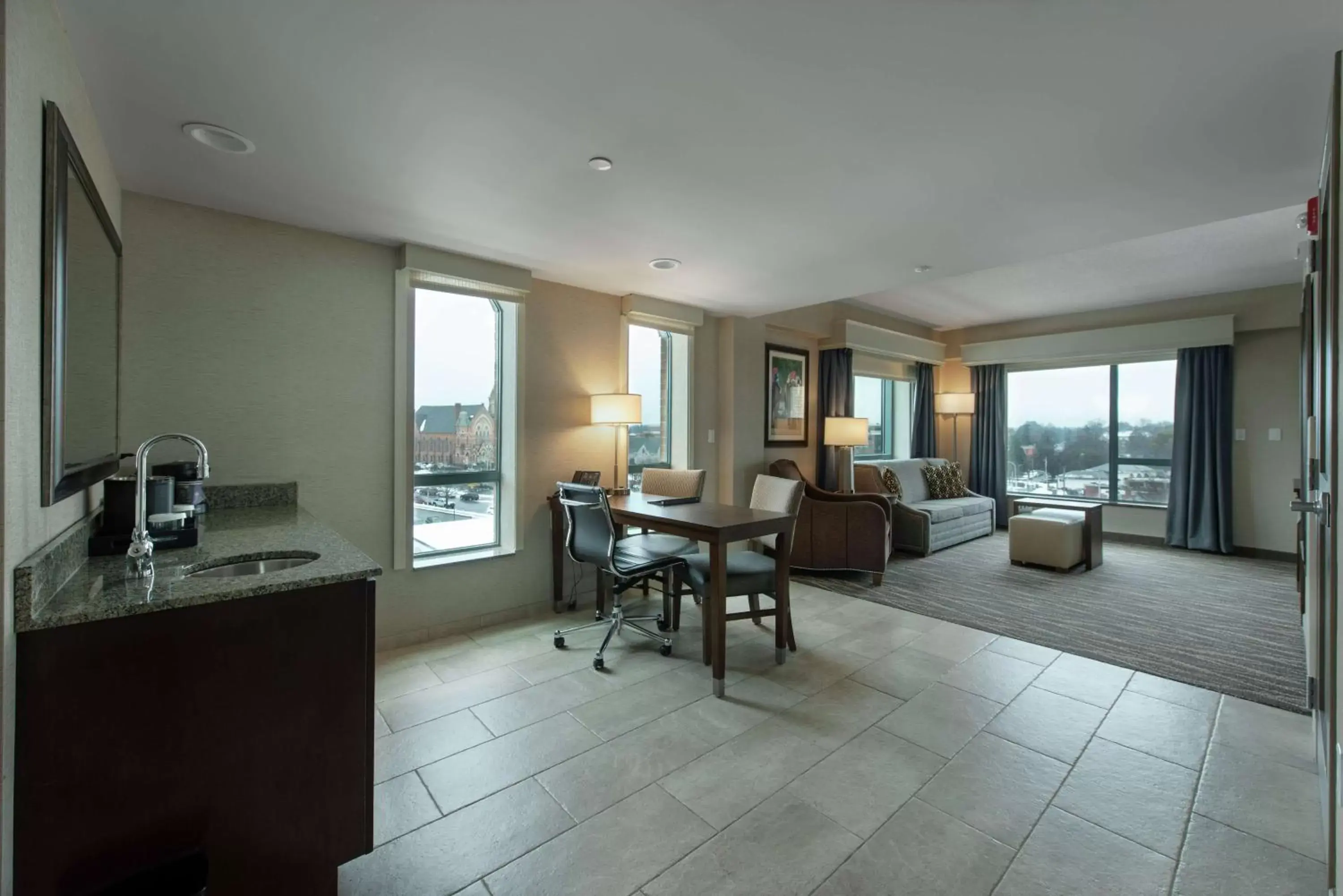 Bedroom in Embassy Suites Saratoga Springs