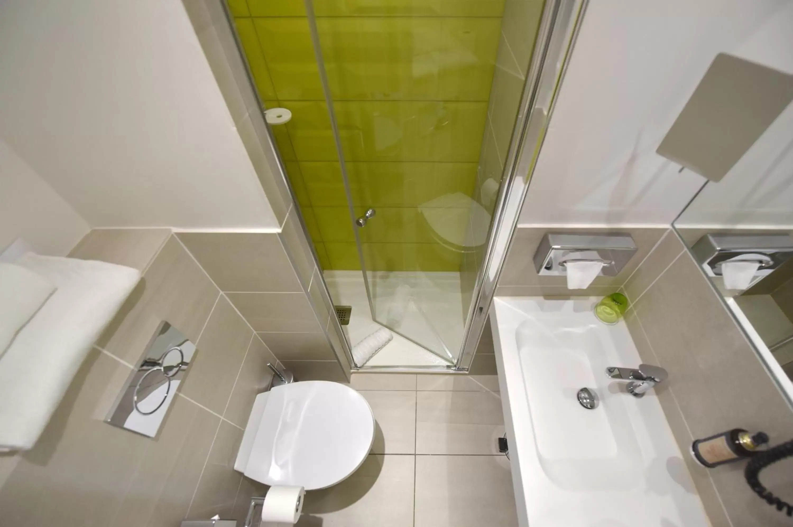 Bathroom in Hôtel Les Voiles