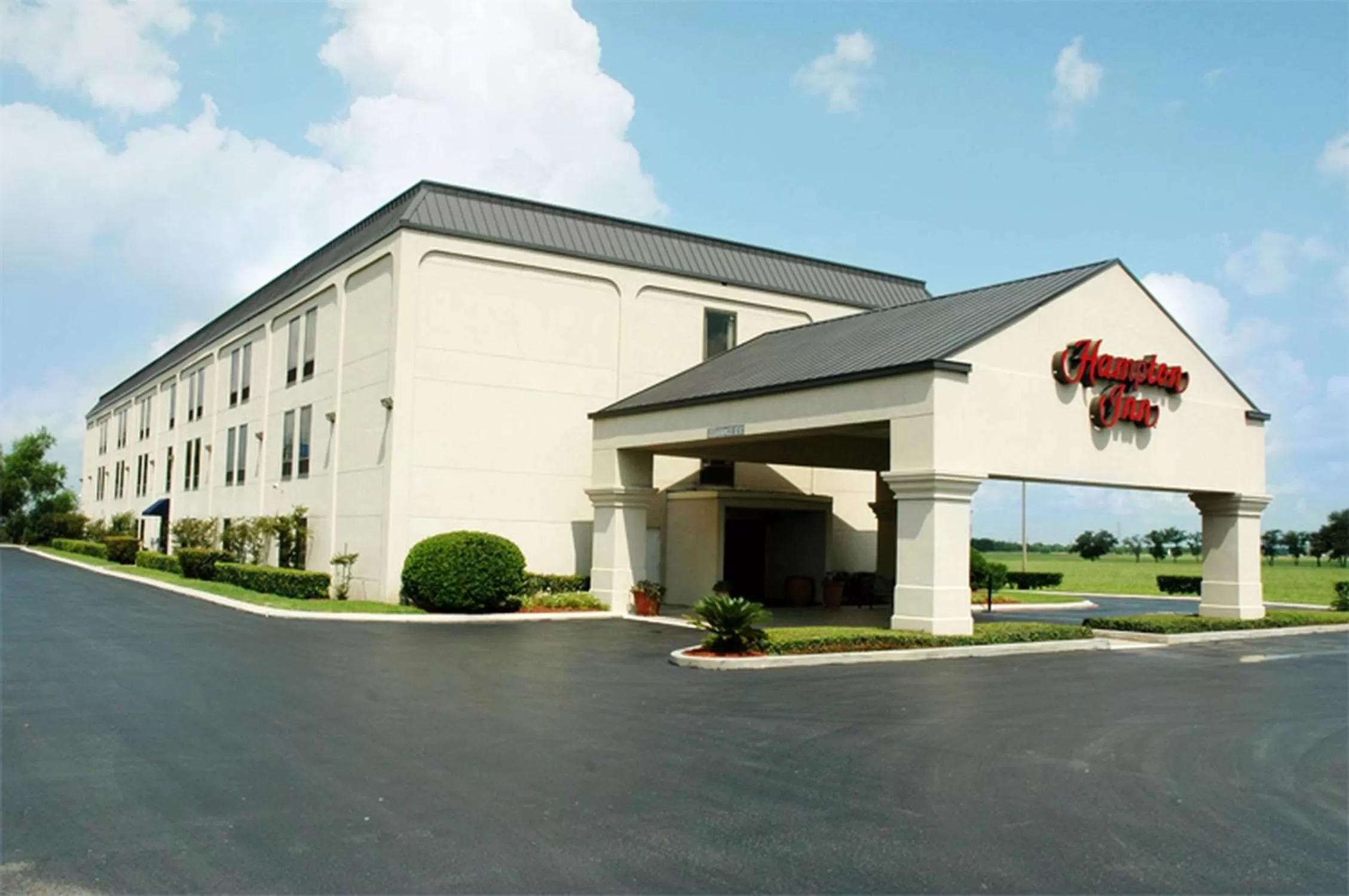 Property building in Hampton Inn Houston Baytown
