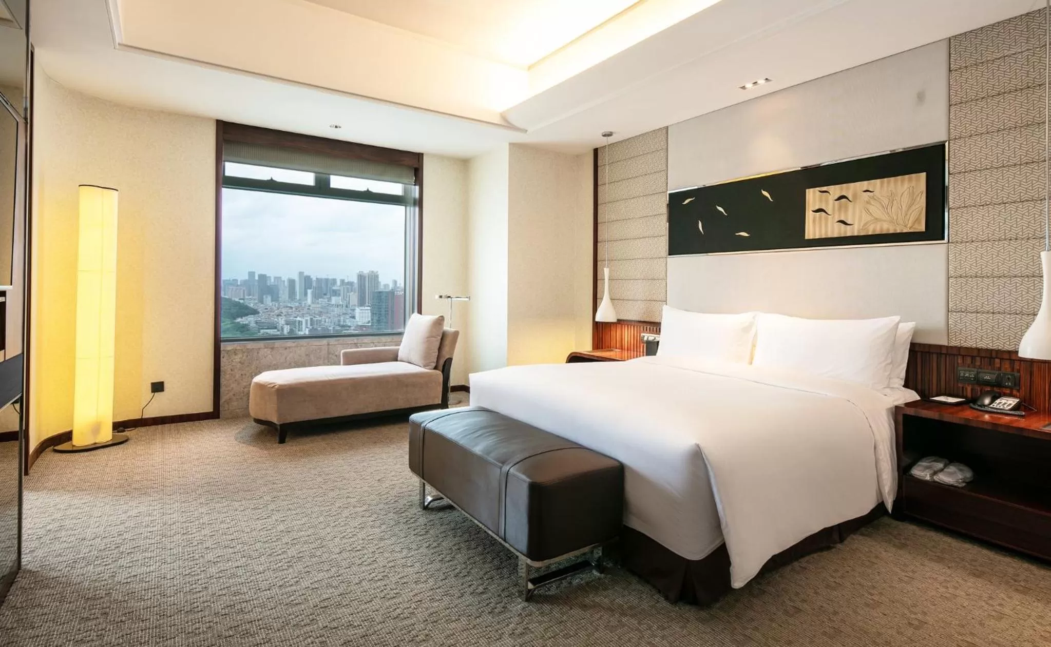 Photo of the whole room, Bed in InterContinental Foshan by IHG