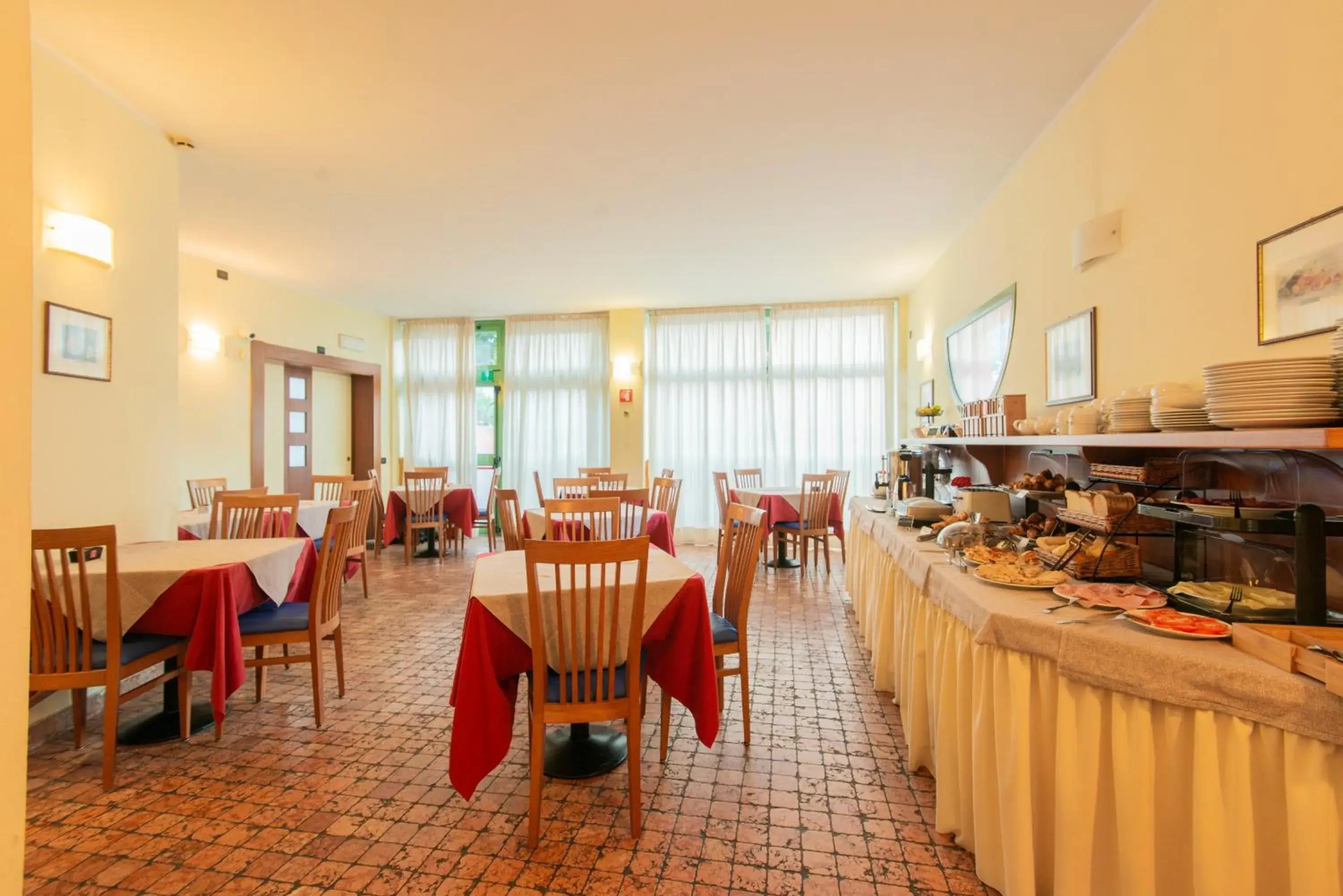 Buffet breakfast, Restaurant/Places to Eat in Park Hotel Abbadia