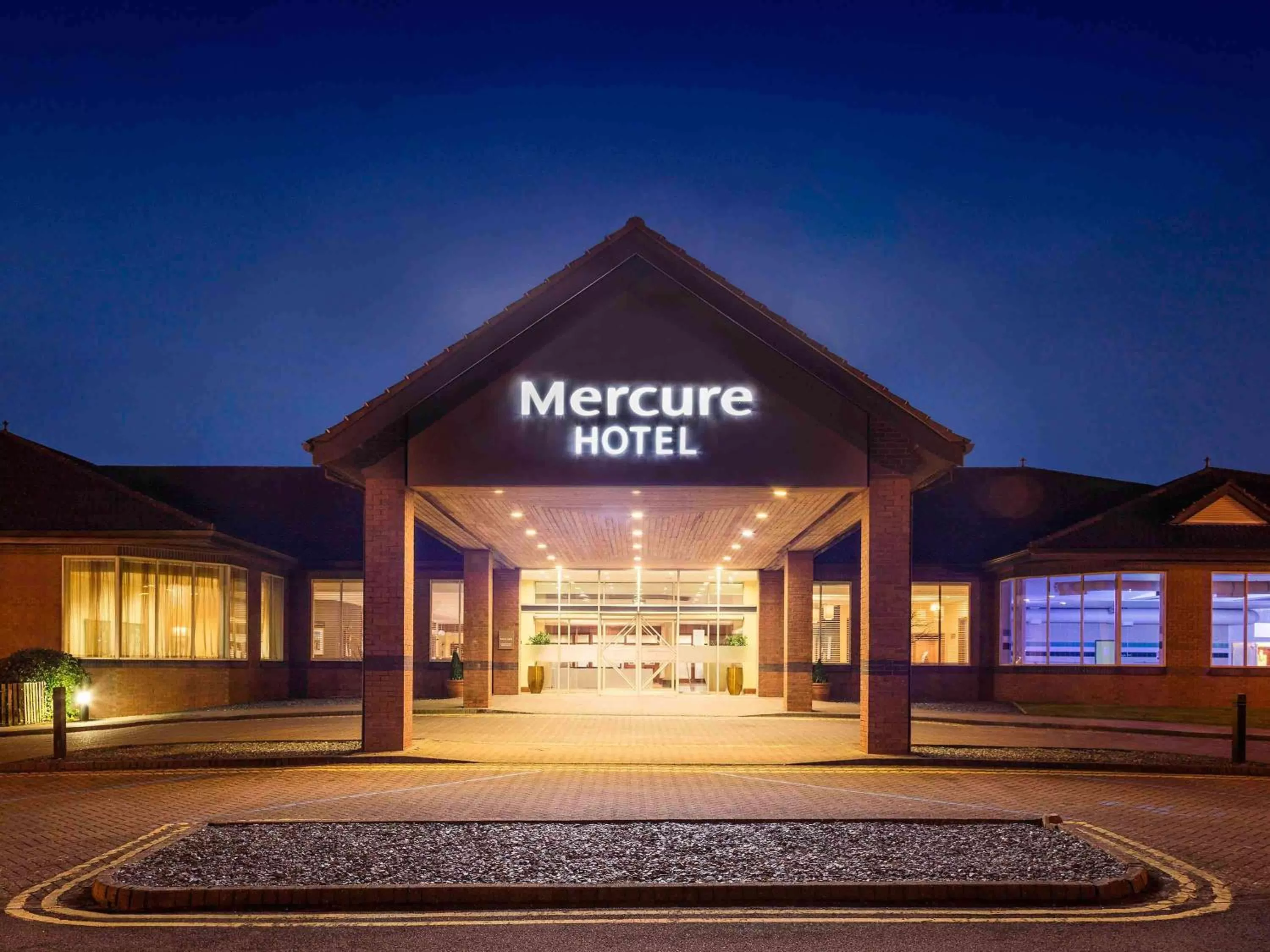 Property building in Mercure Daventry Court Hotel