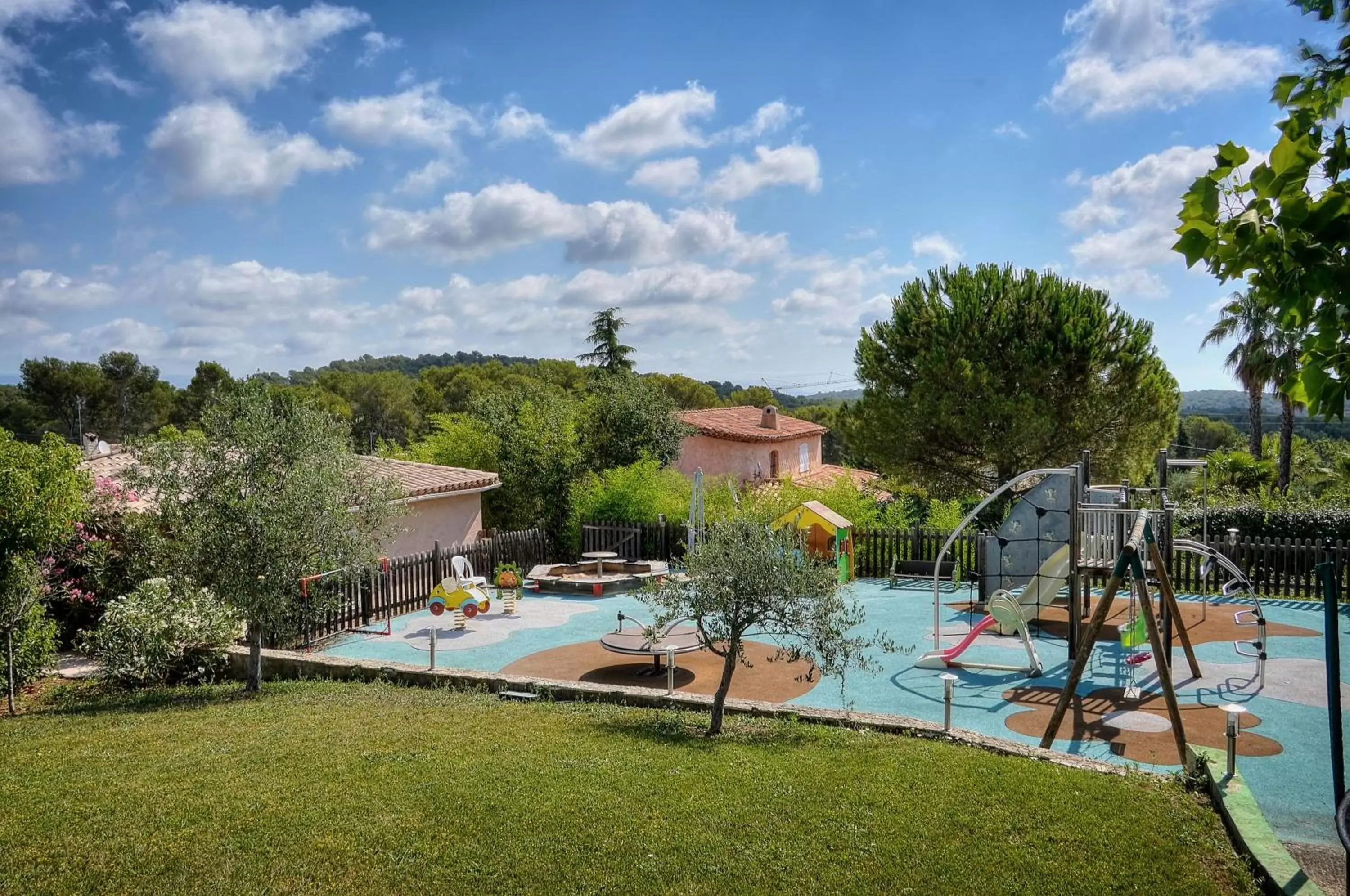 Swimming Pool in Chambre d'hôte "HAVRE DE PAIX" Prestige jacuzzi, hammam, sauna, PISCINE Mougins Cannes Grasse