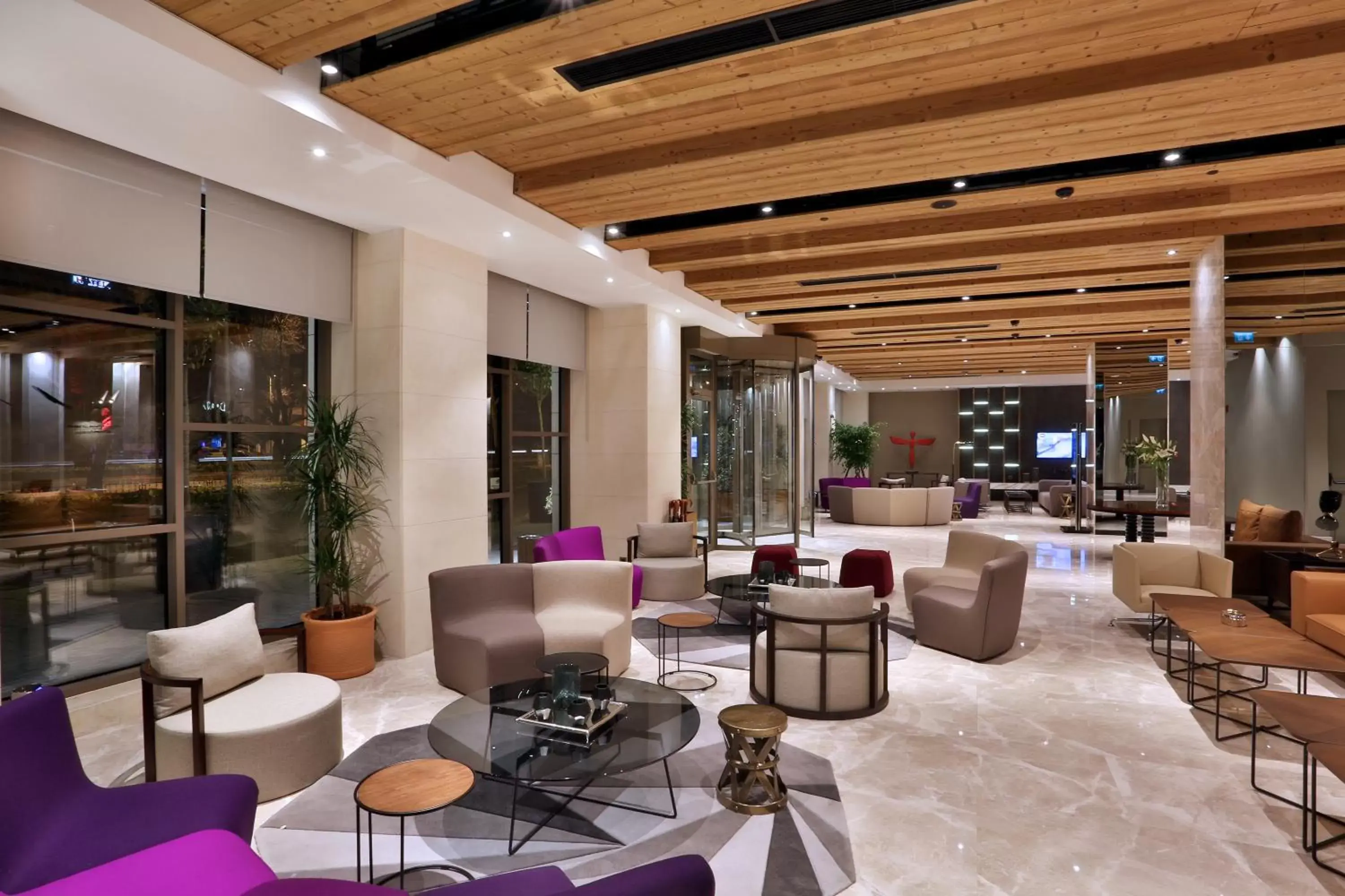 Lobby or reception, Lounge/Bar in Dosso Dossi Hotels & Spa Downtown