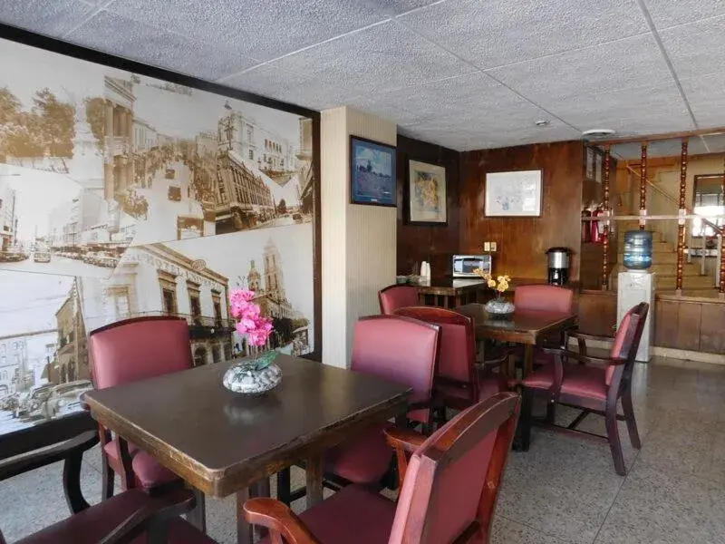 Dining area, Restaurant/Places to Eat in Hotel Premier Saltillo Coahuila